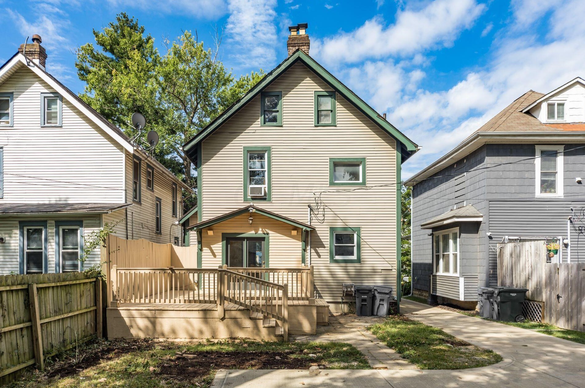 2390 Indianola Ave, Columbus OH  43202-3013 exterior