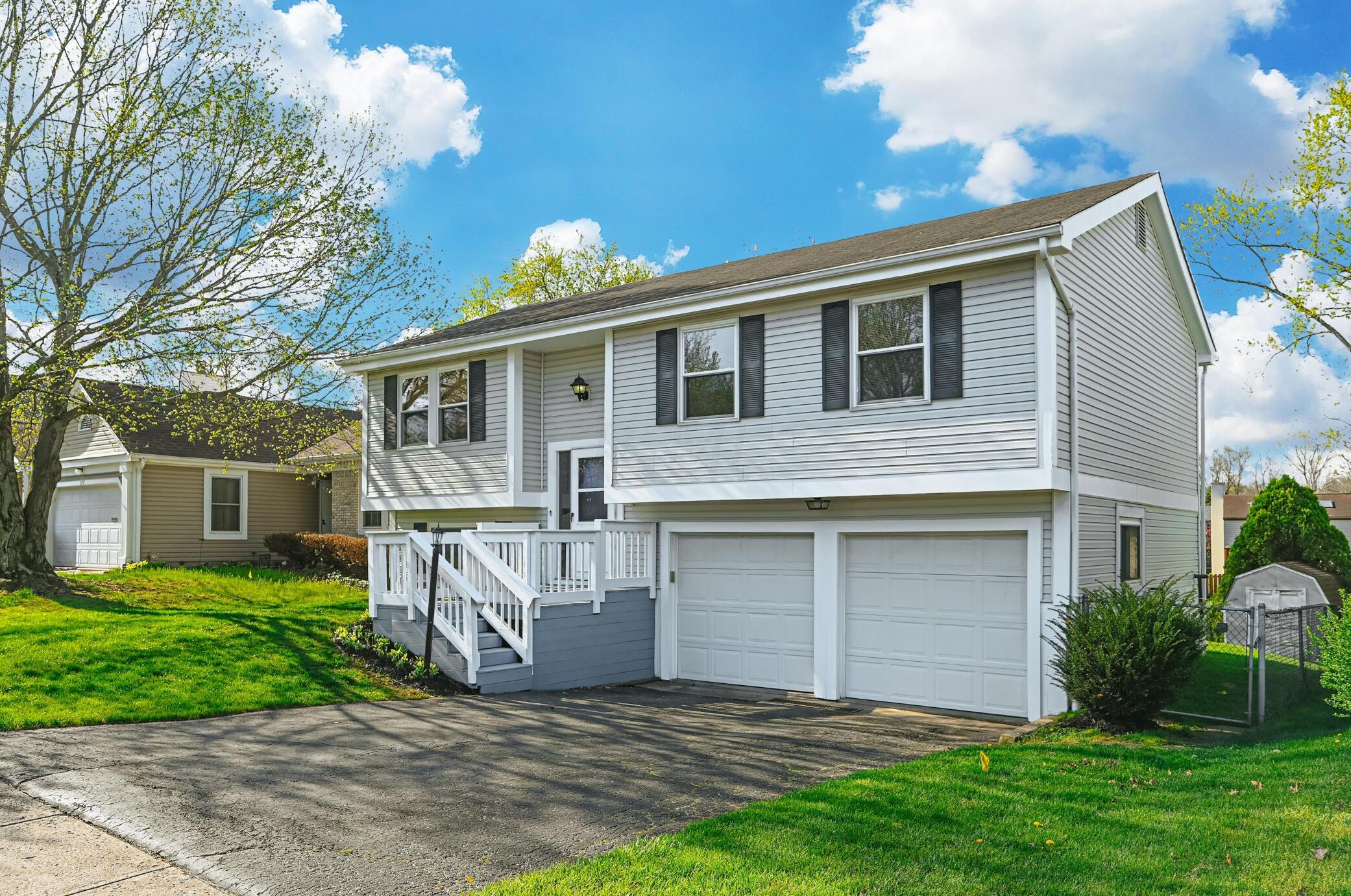 3751 Harborough Dr, Columbus OH  43230-4046 exterior