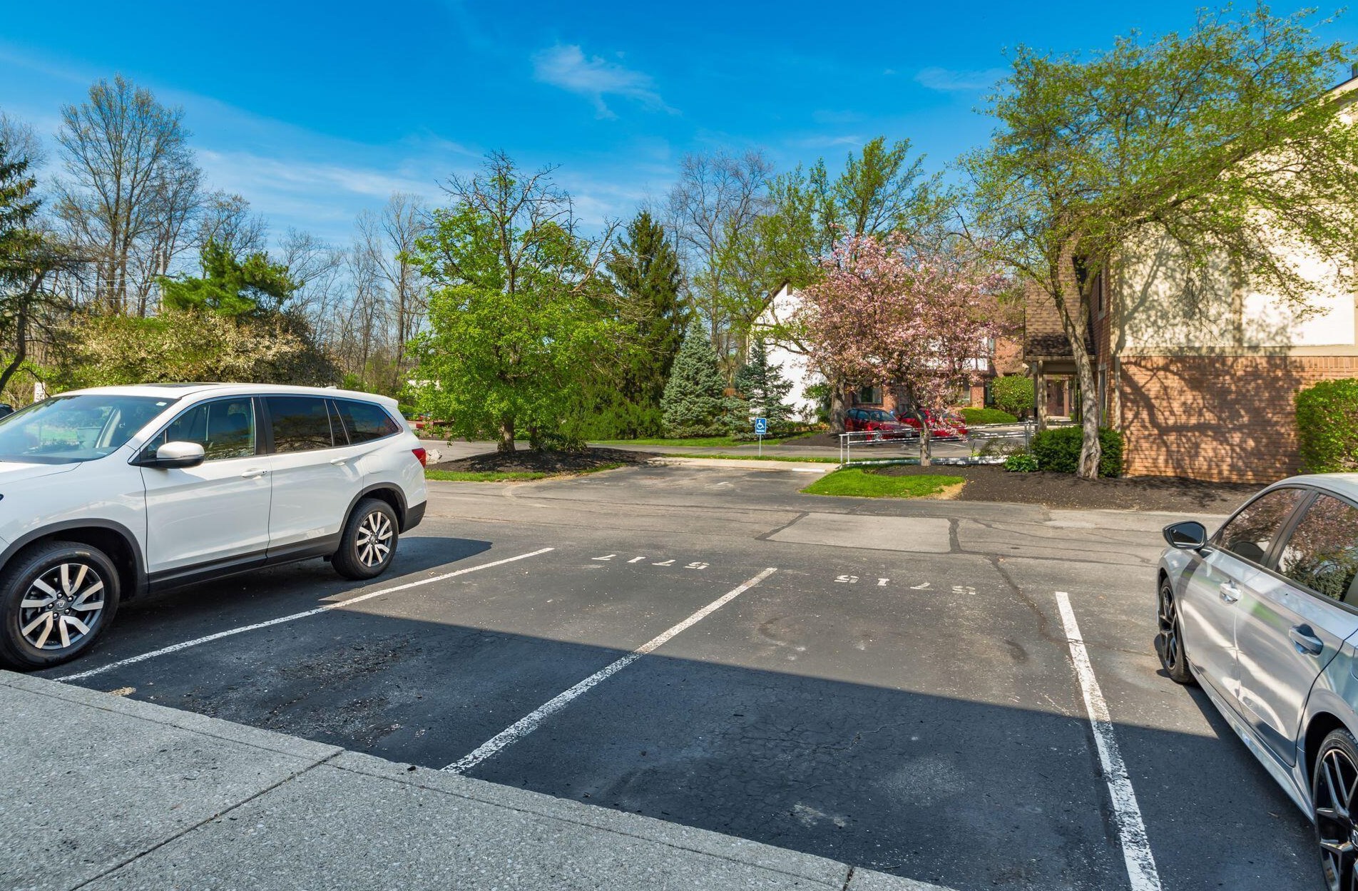 5717 Jousting Ln, Columbus OH  43231-2979 exterior