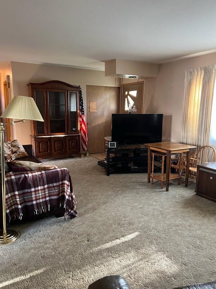 1276 Oak Hill Rd, Blacklick OH  43004-8616 exterior