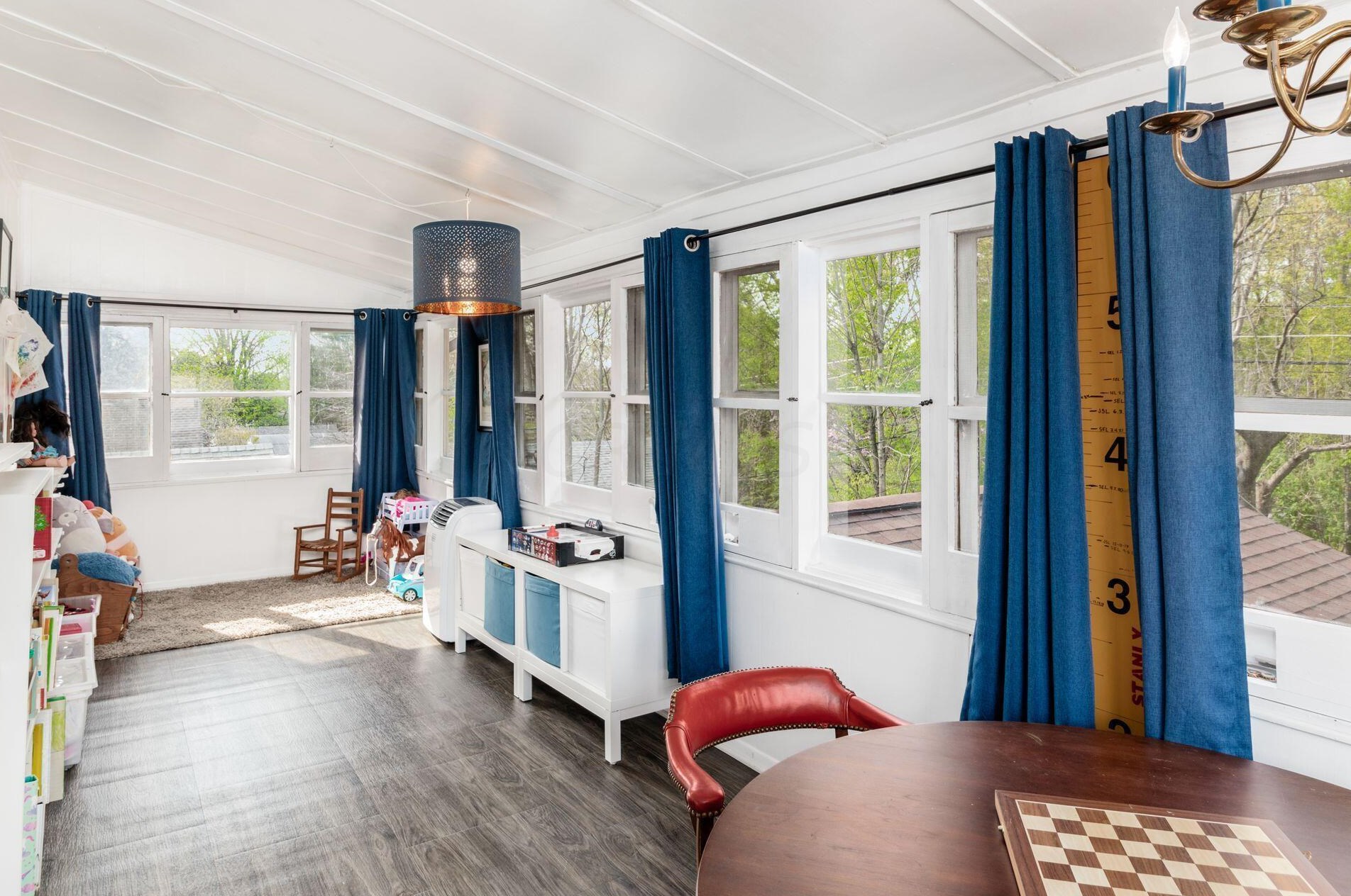 136 Blenheim Rd, Columbus OH 43214-3265 exterior