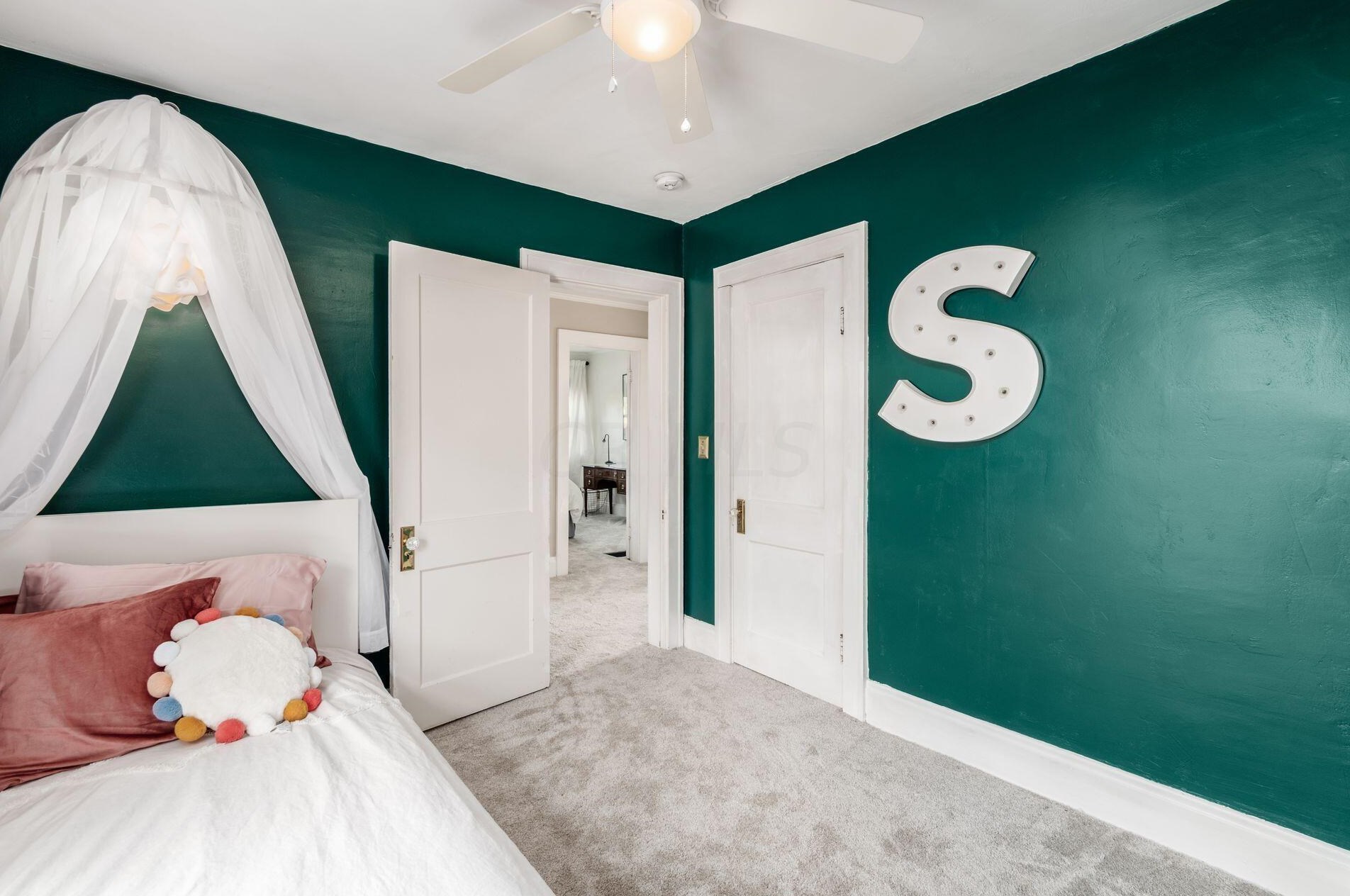 136 Blenheim Rd, Columbus OH 43214-3265 exterior