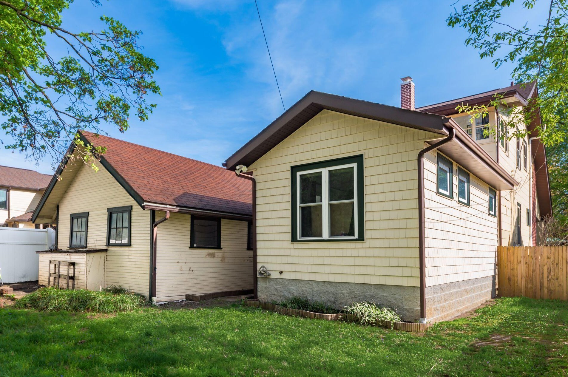 136 Blenheim Rd, Columbus OH 43214-3265 exterior