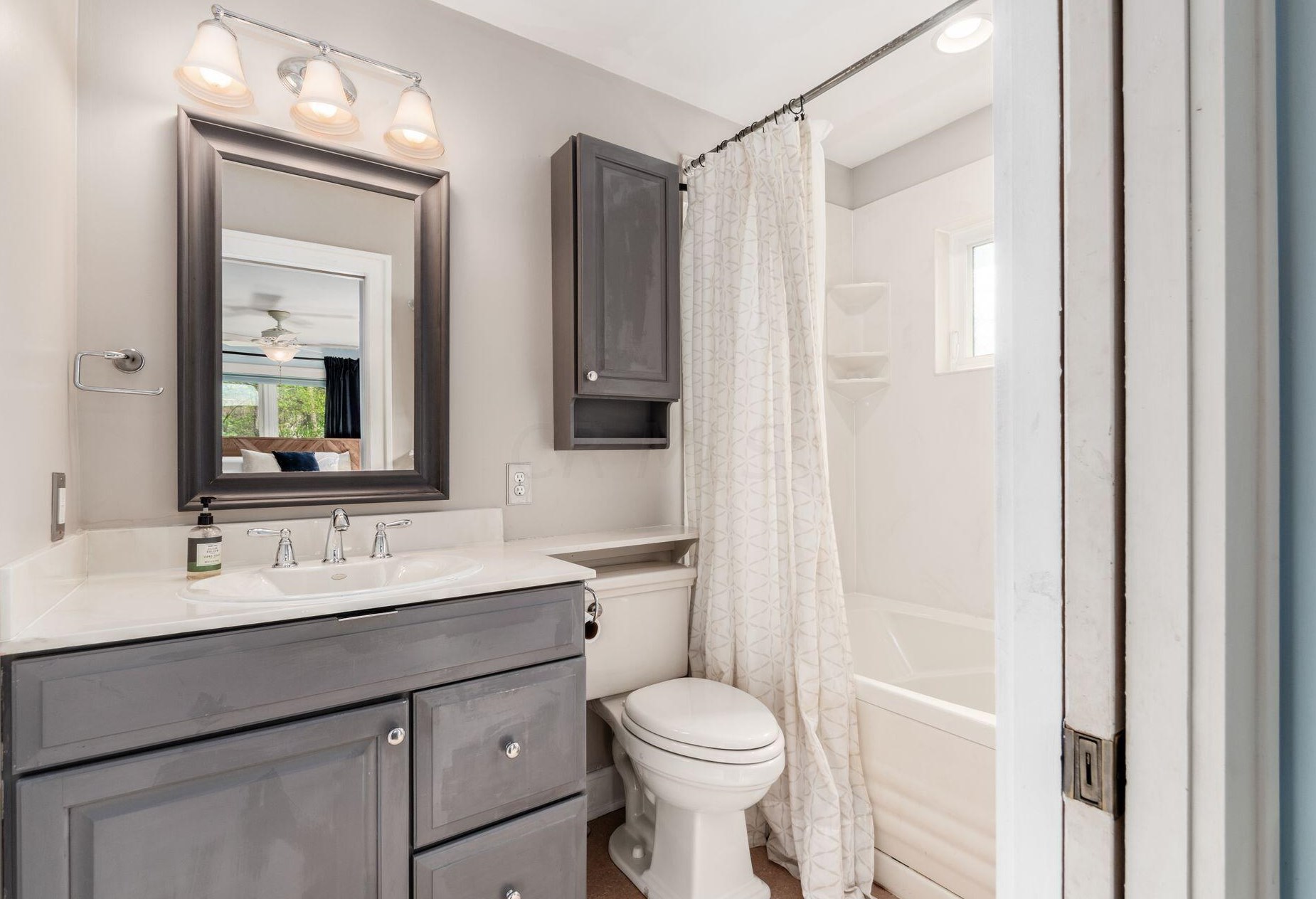 136 Blenheim Rd, Columbus OH 43214-3265 exterior