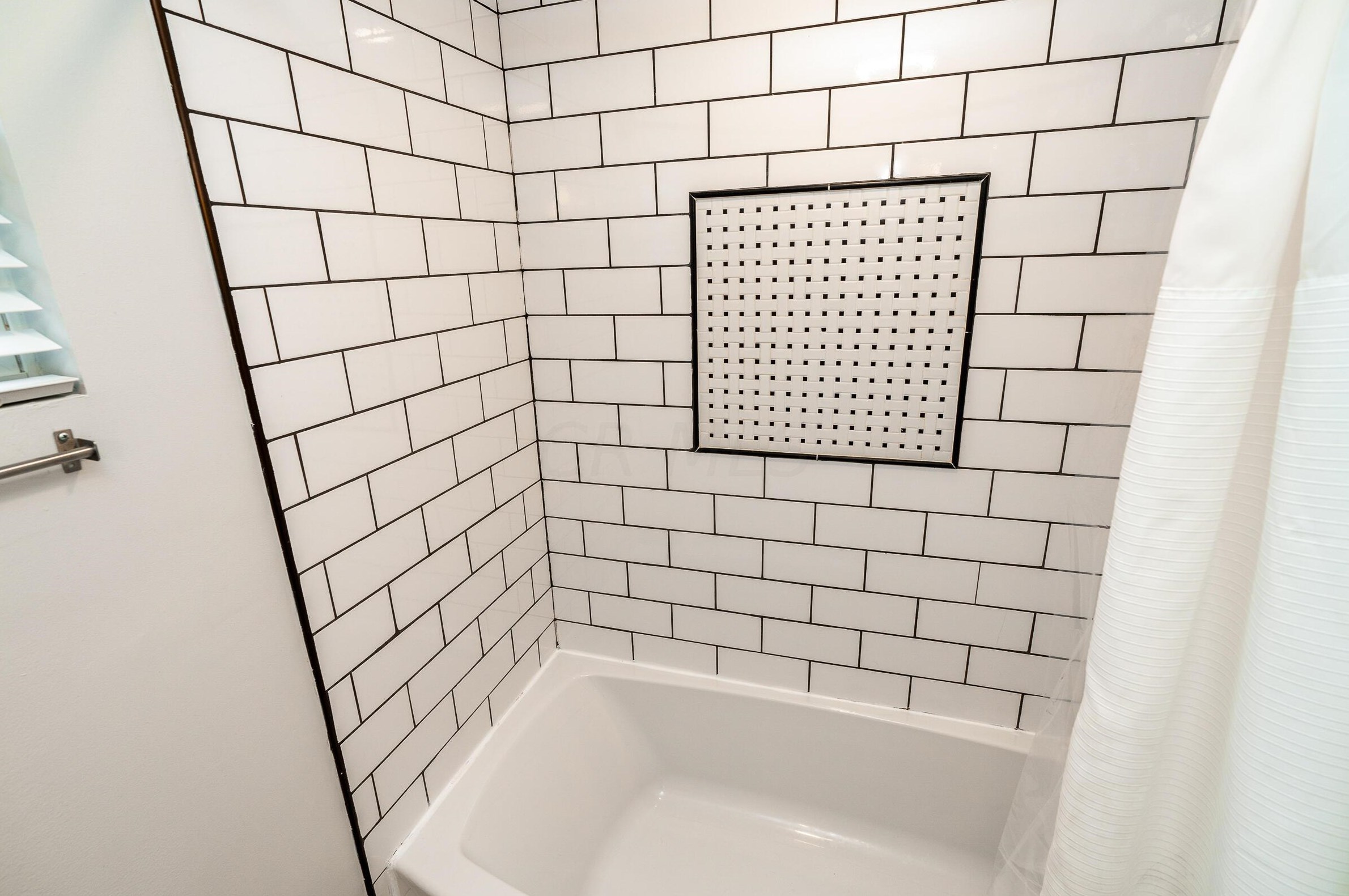 2605 Livingston Ave, Columbus OH  43209-2944 exterior