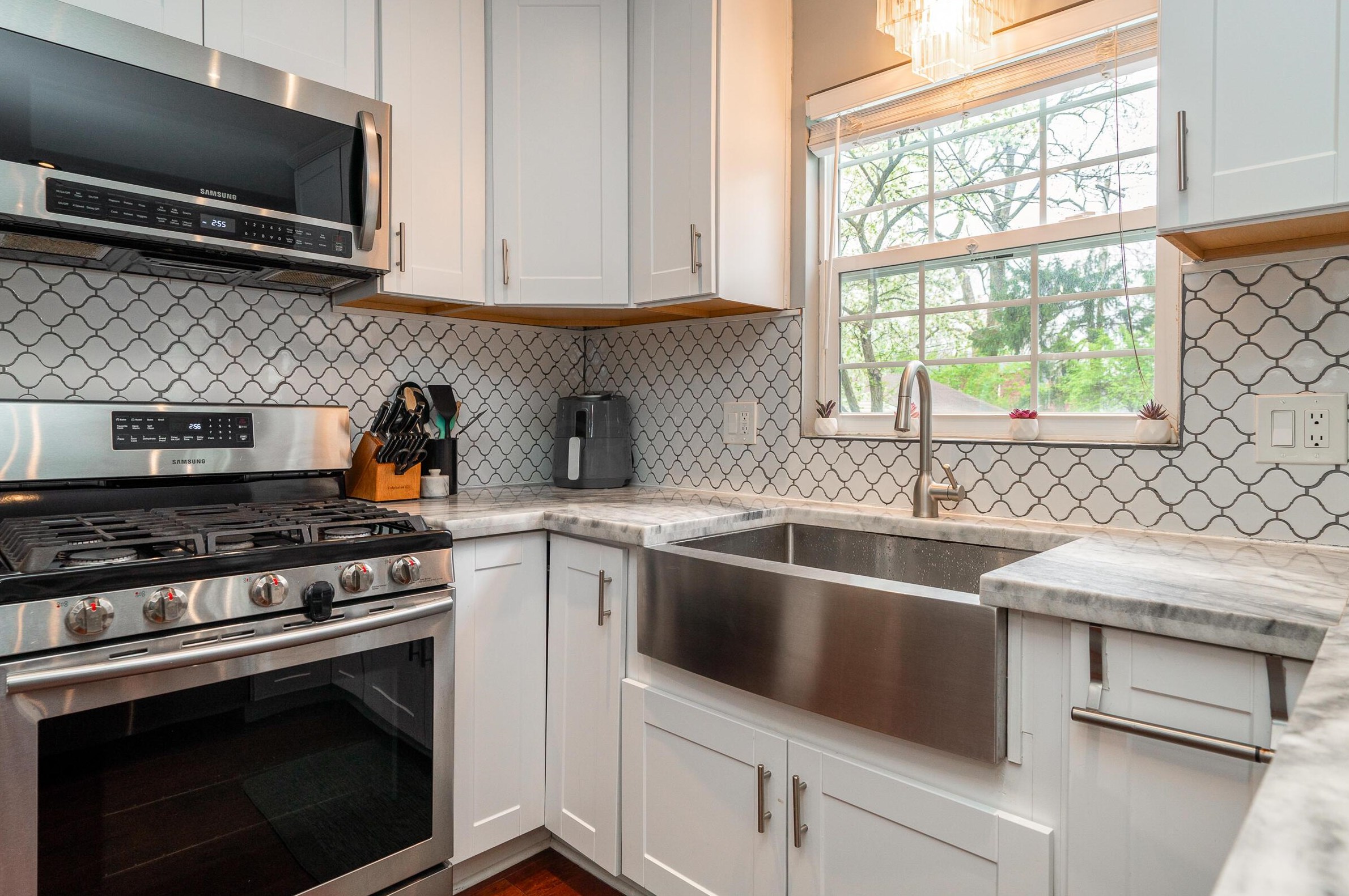 2605 Livingston Ave, Columbus OH  43209-2944 exterior