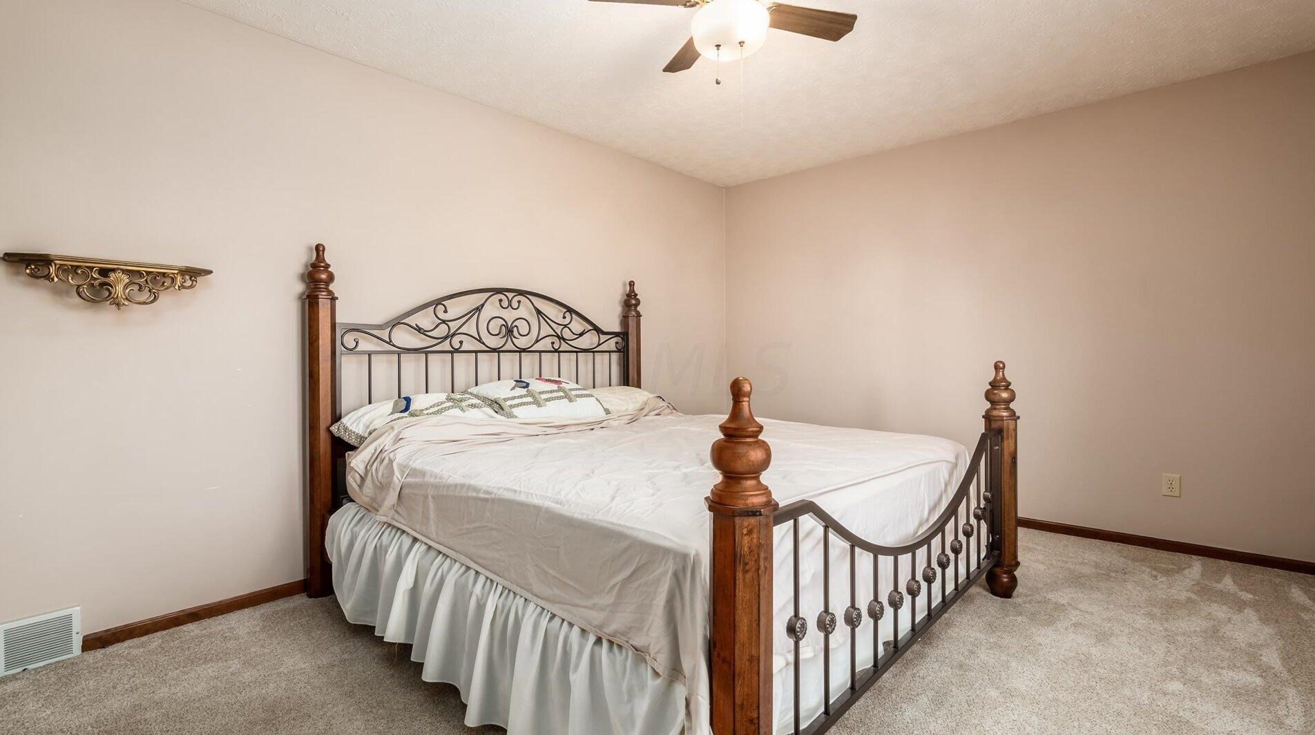 1580 Parkland Dr, Lancaster OH  43130-9790 exterior