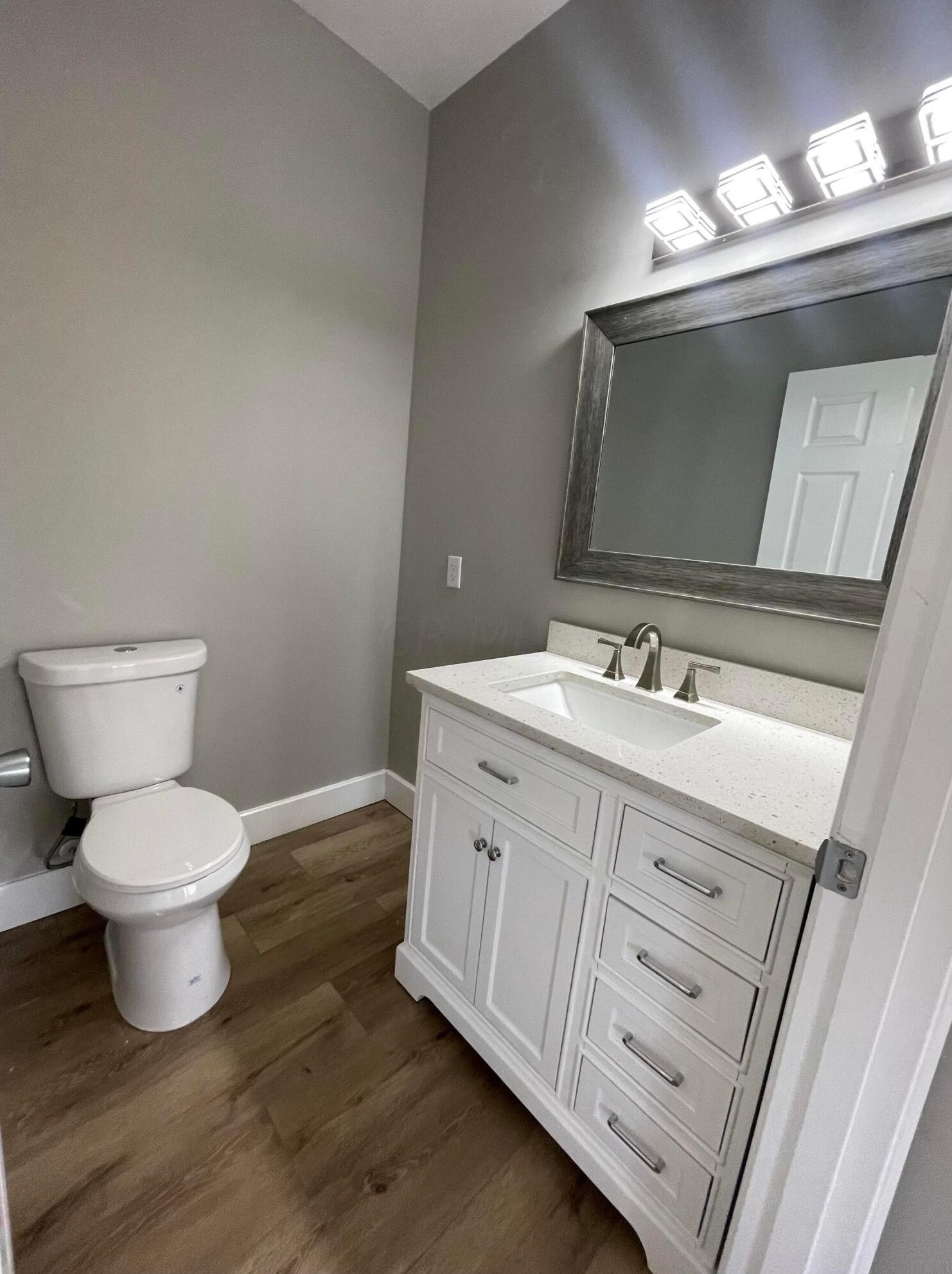 2435 Strimple Ave, Columbus OH 43229-4761 exterior