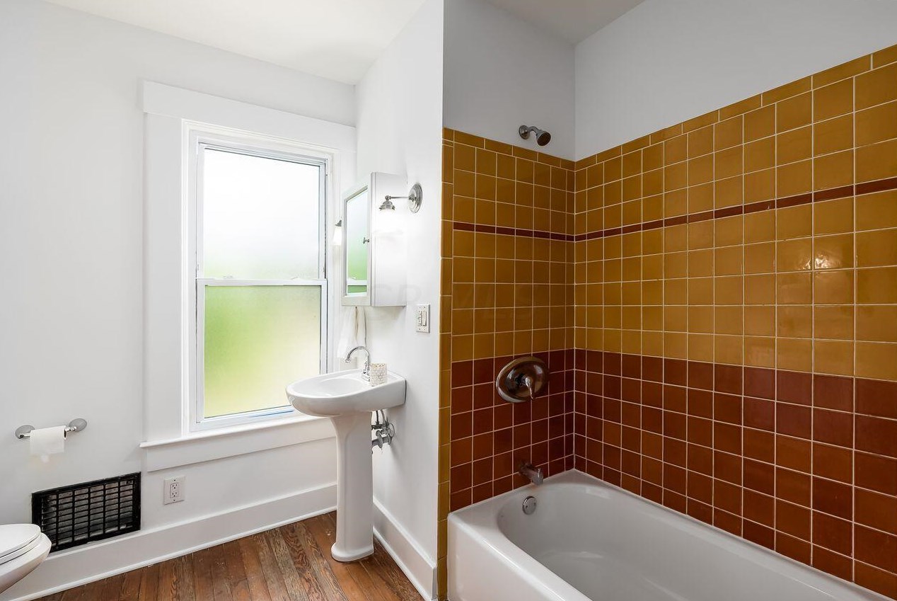 188 Maynard Ave, Columbus OH  43202-3057 exterior