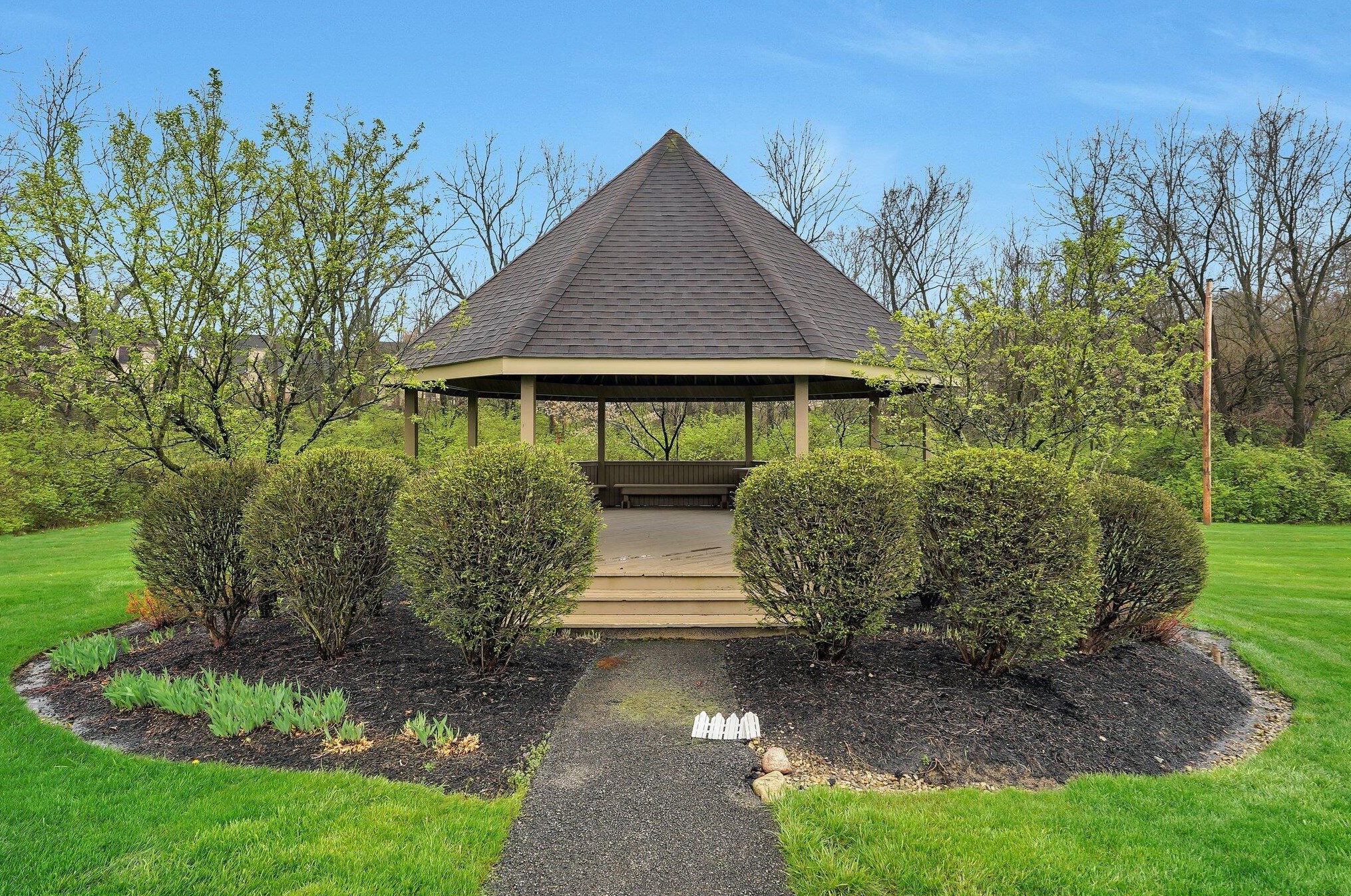 1299 Spring Brook Ct, Westerville OH  43081-3795 exterior