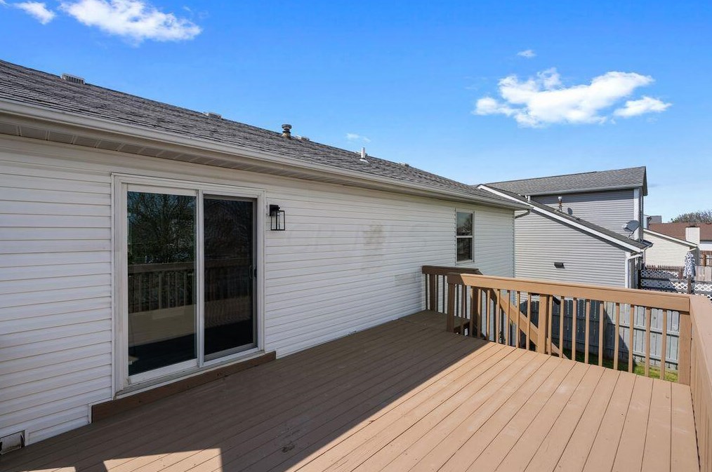 994 Bootman Dr, Columbus OH  43228-8203 exterior