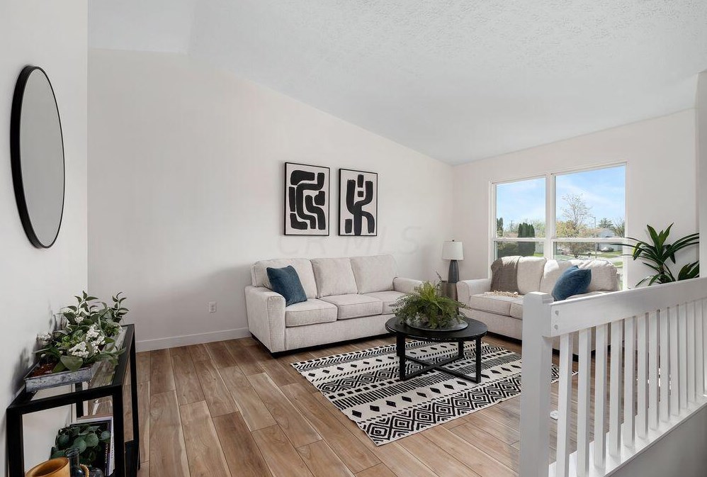 994 Bootman Dr, Columbus OH  43228-8203 exterior