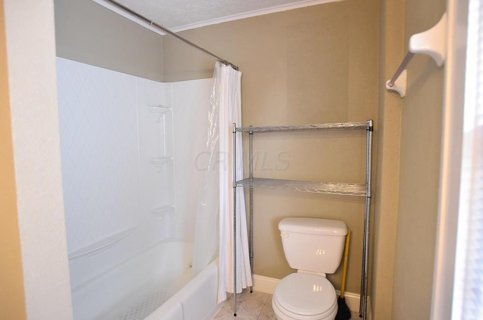 320 Welch Ave, Columbus OH 43207-1223 exterior