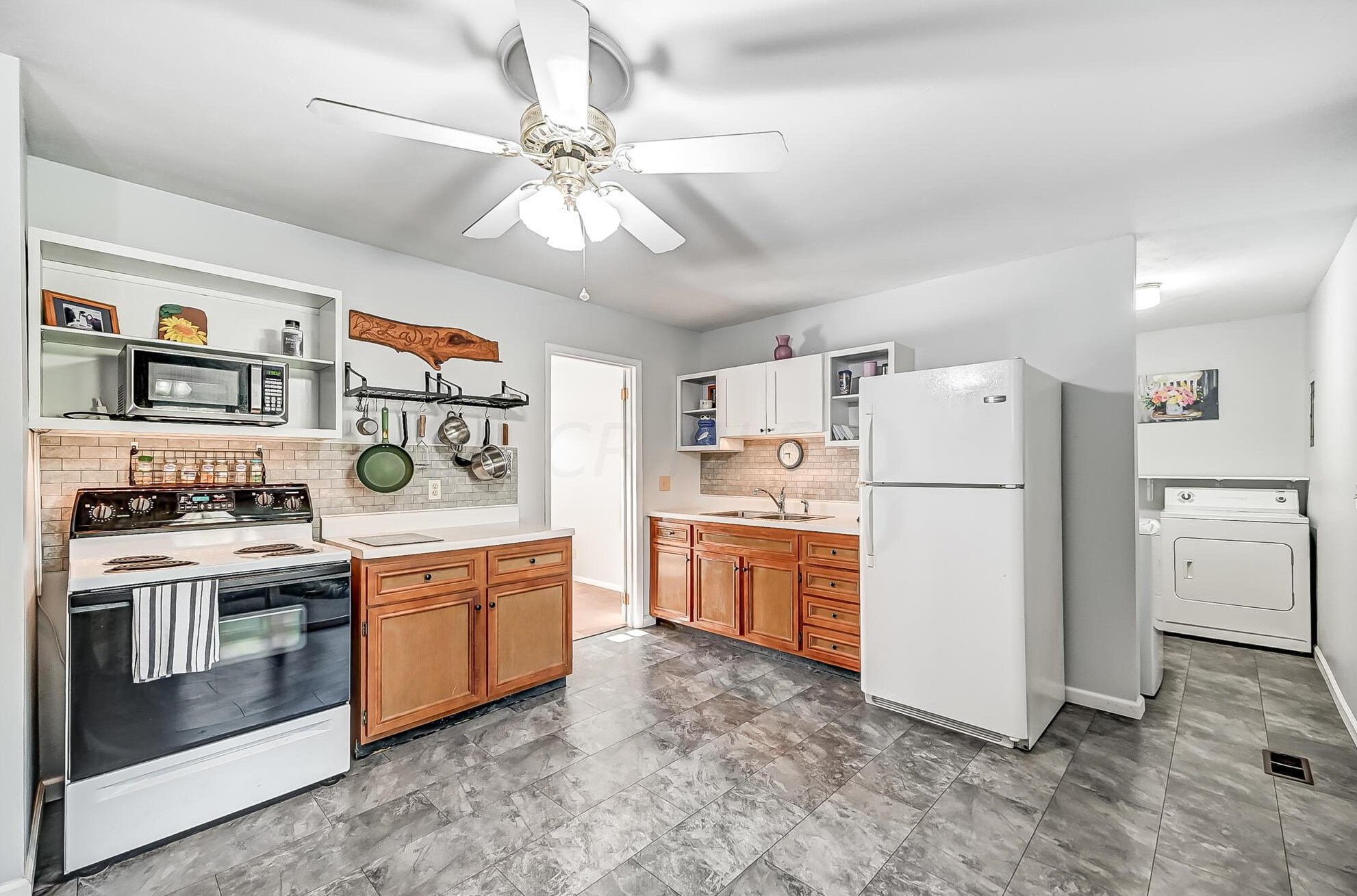 3035 Nantucket St, Springfield OH  45503-1615 exterior