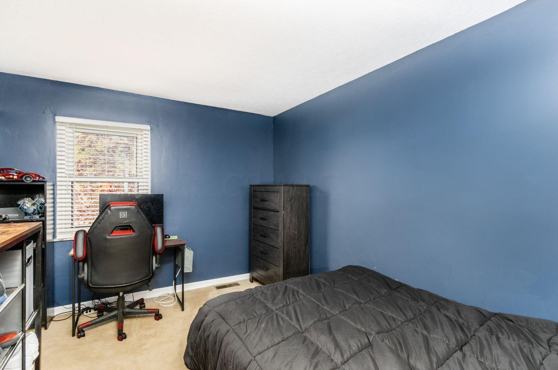 7646 Yosemite Dr, Columbus OH  43085-1535 exterior