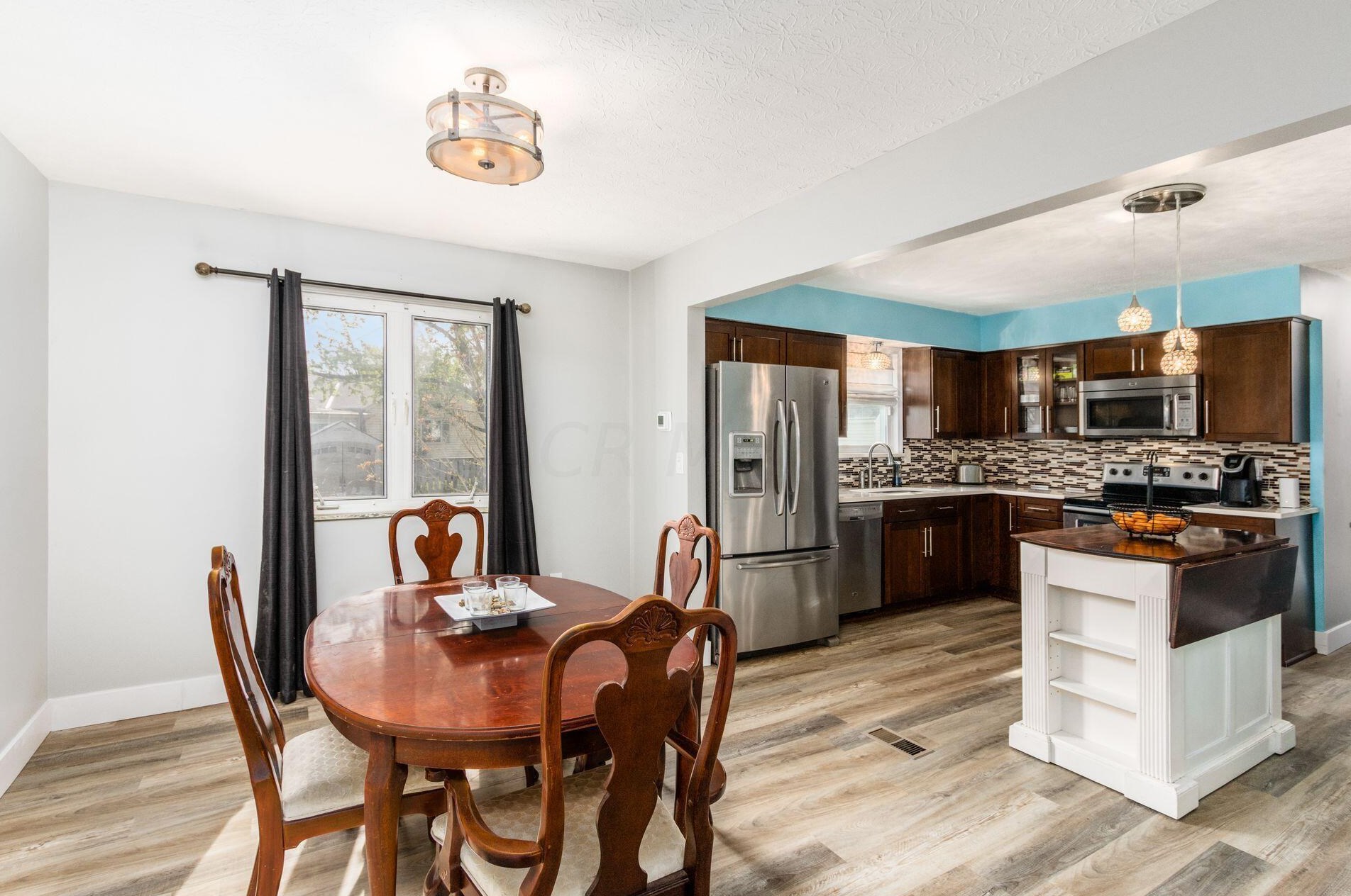 7646 Yosemite Dr, Columbus OH  43085-1535 exterior