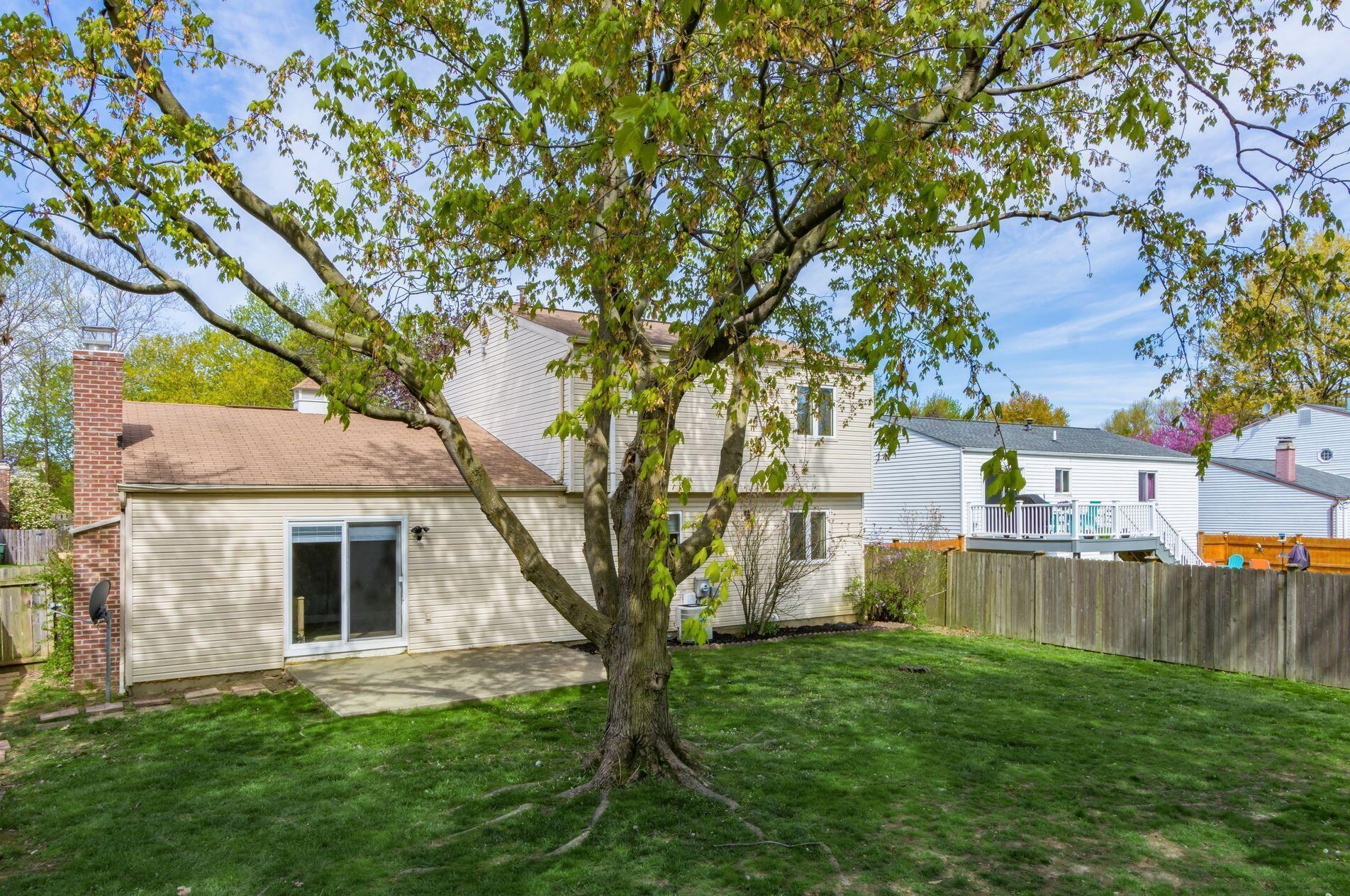 7646 Yosemite Dr, Columbus OH  43085-1535 exterior