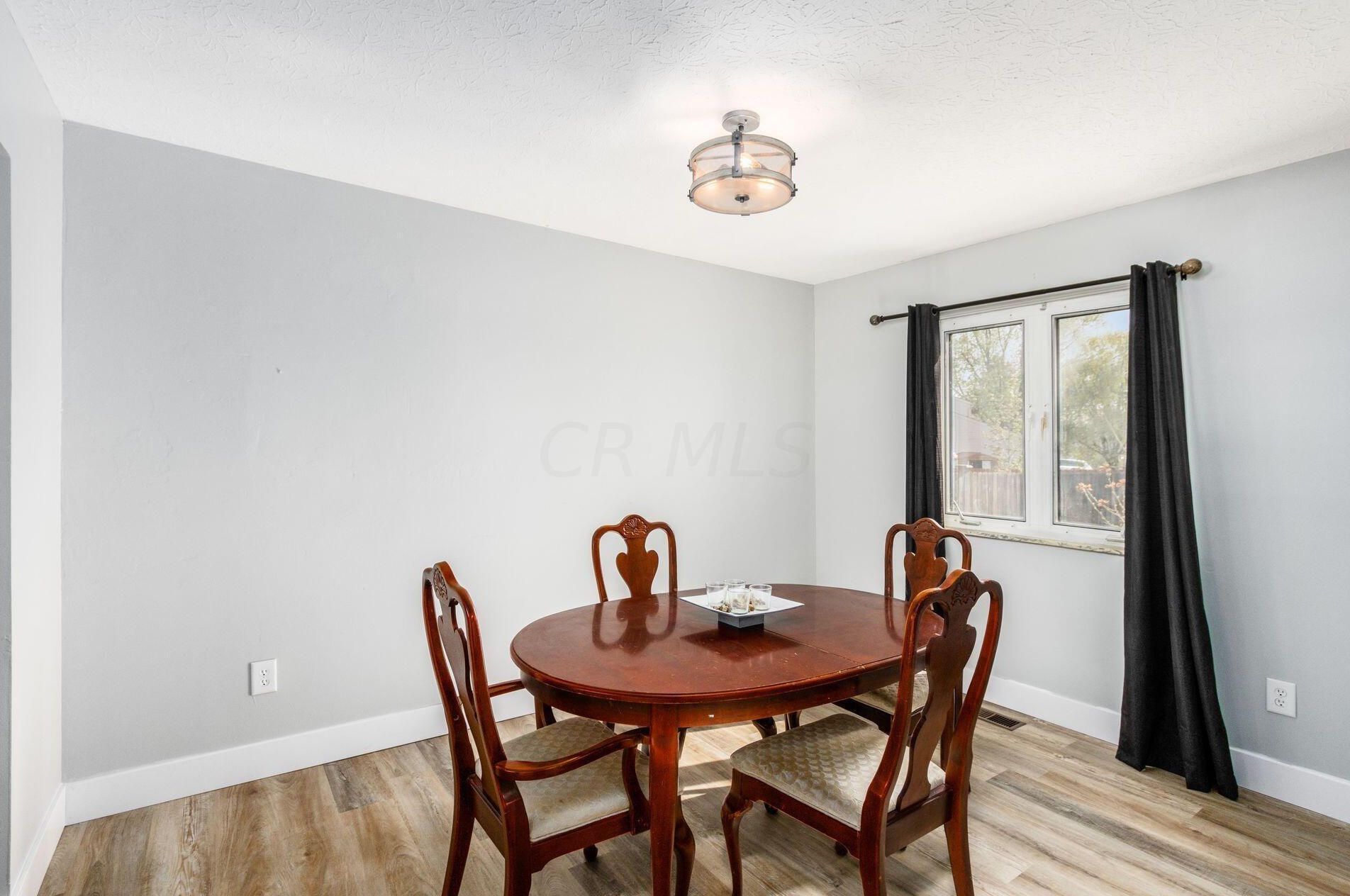 7646 Yosemite Dr, Columbus OH  43085-1535 exterior