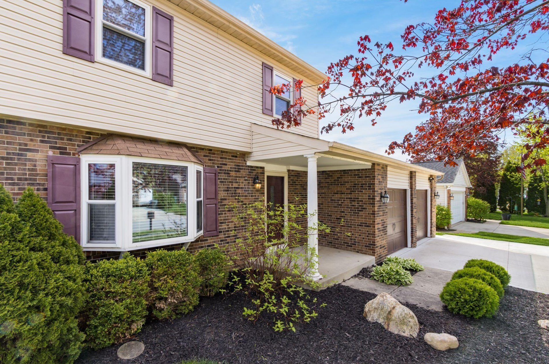 7646 Yosemite Dr, Columbus OH  43085-1535 exterior