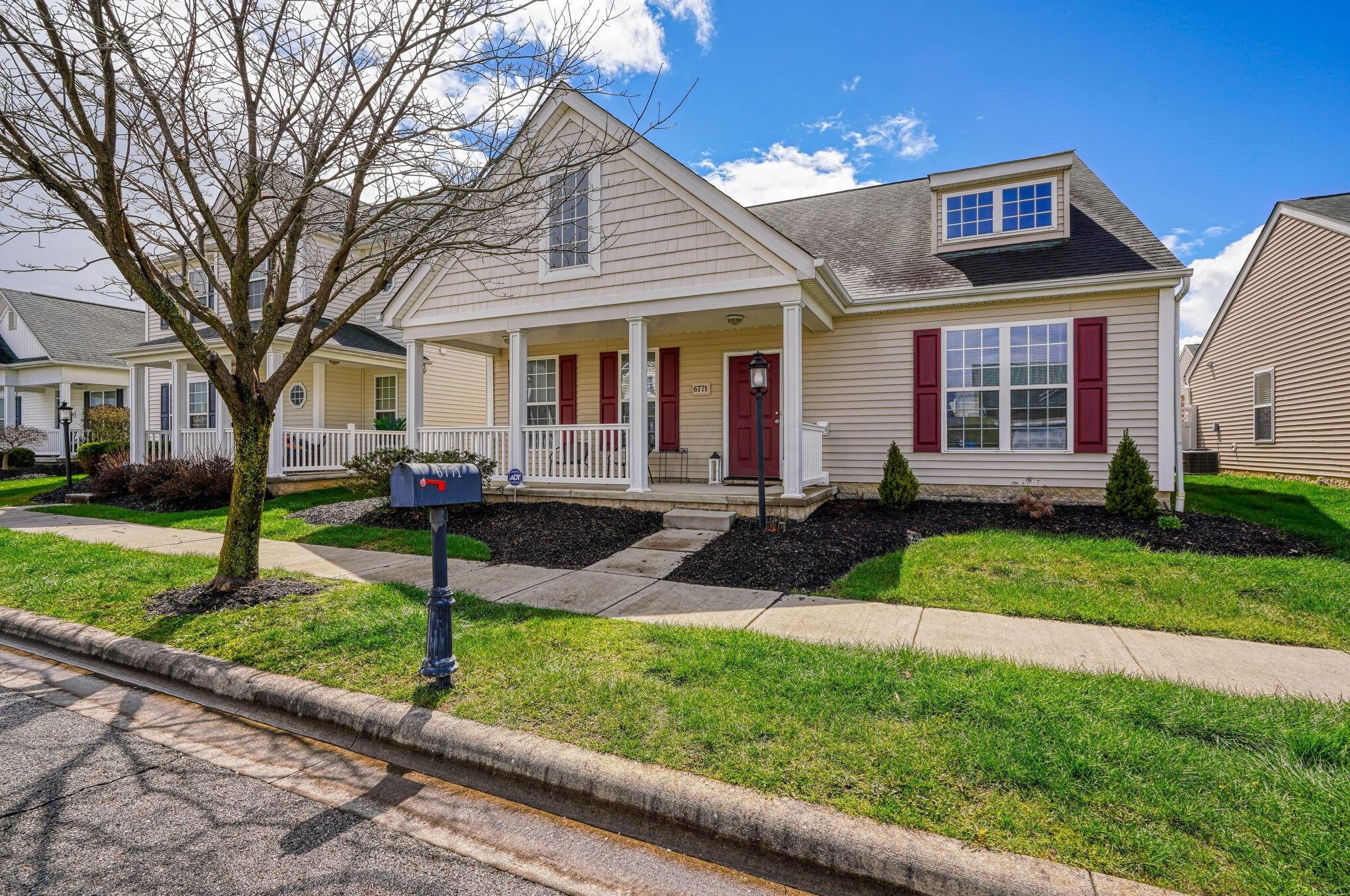 6771 Bigerton Bnd, Cnl Wnchstr OH  43110-1263 exterior