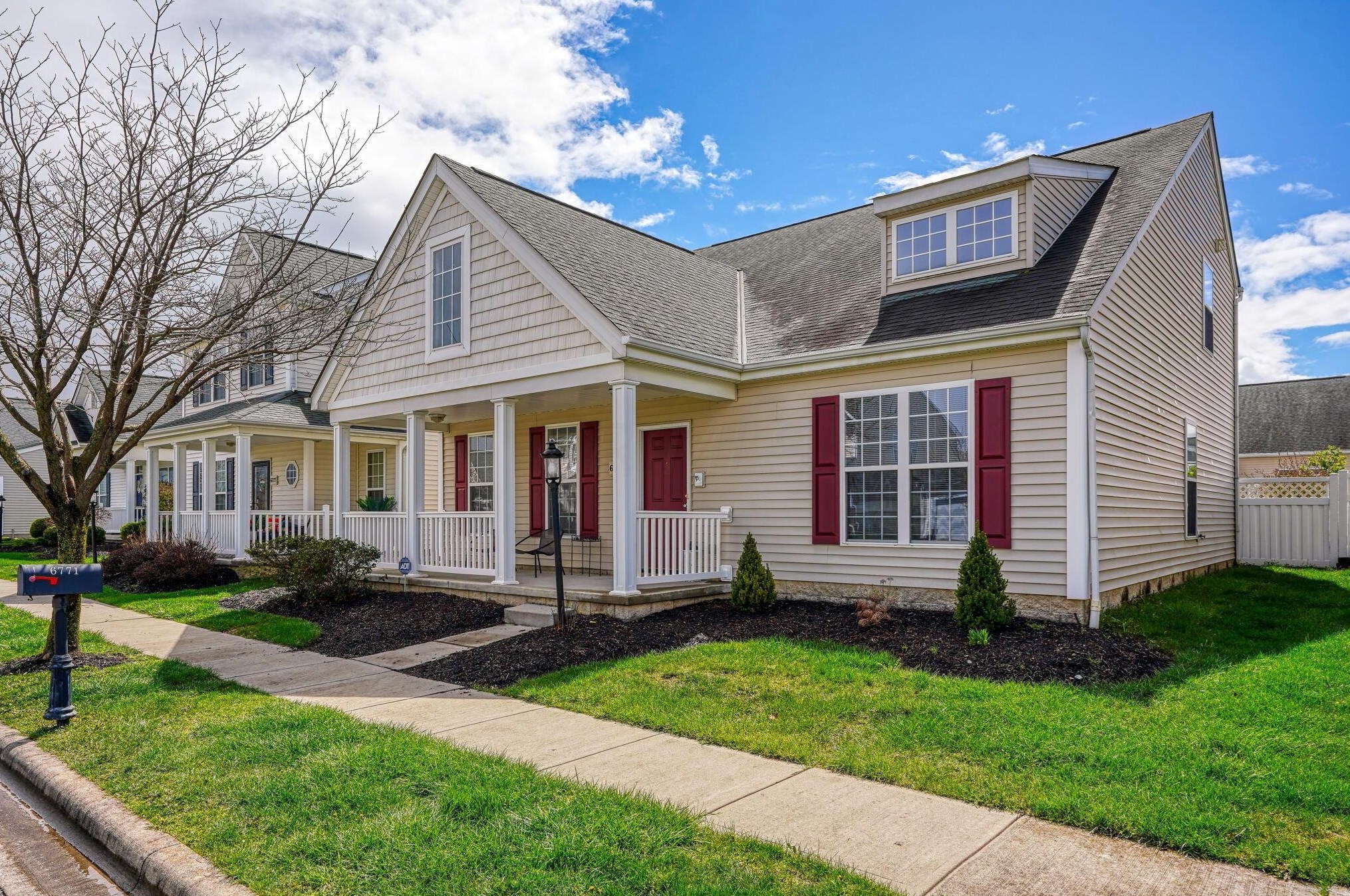 6771 Bigerton Bnd, Cnl Wnchstr OH  43110-1263 exterior