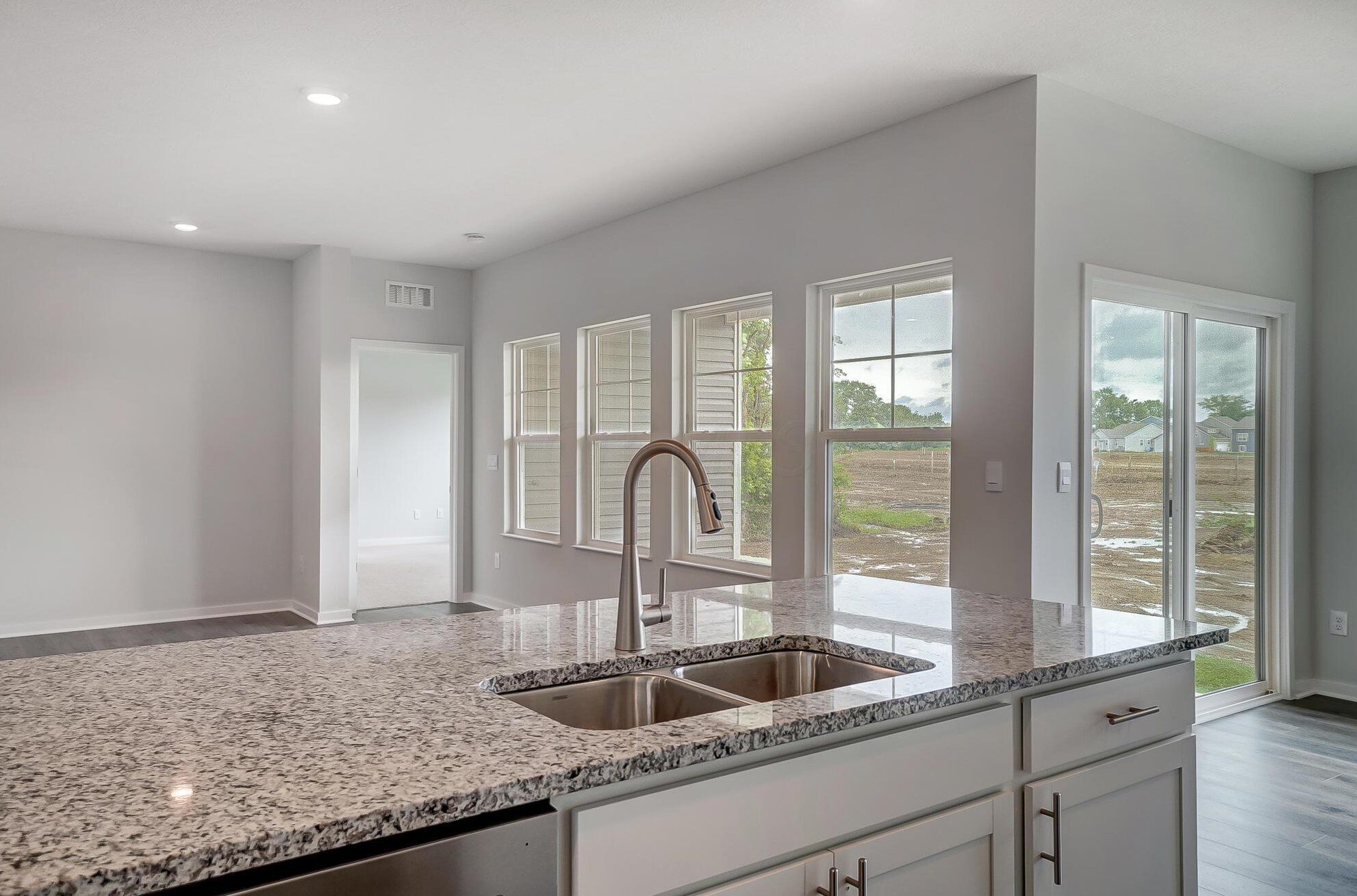 1540 Alton Darby Creek Rd, Columbus OH 43228-9708 exterior