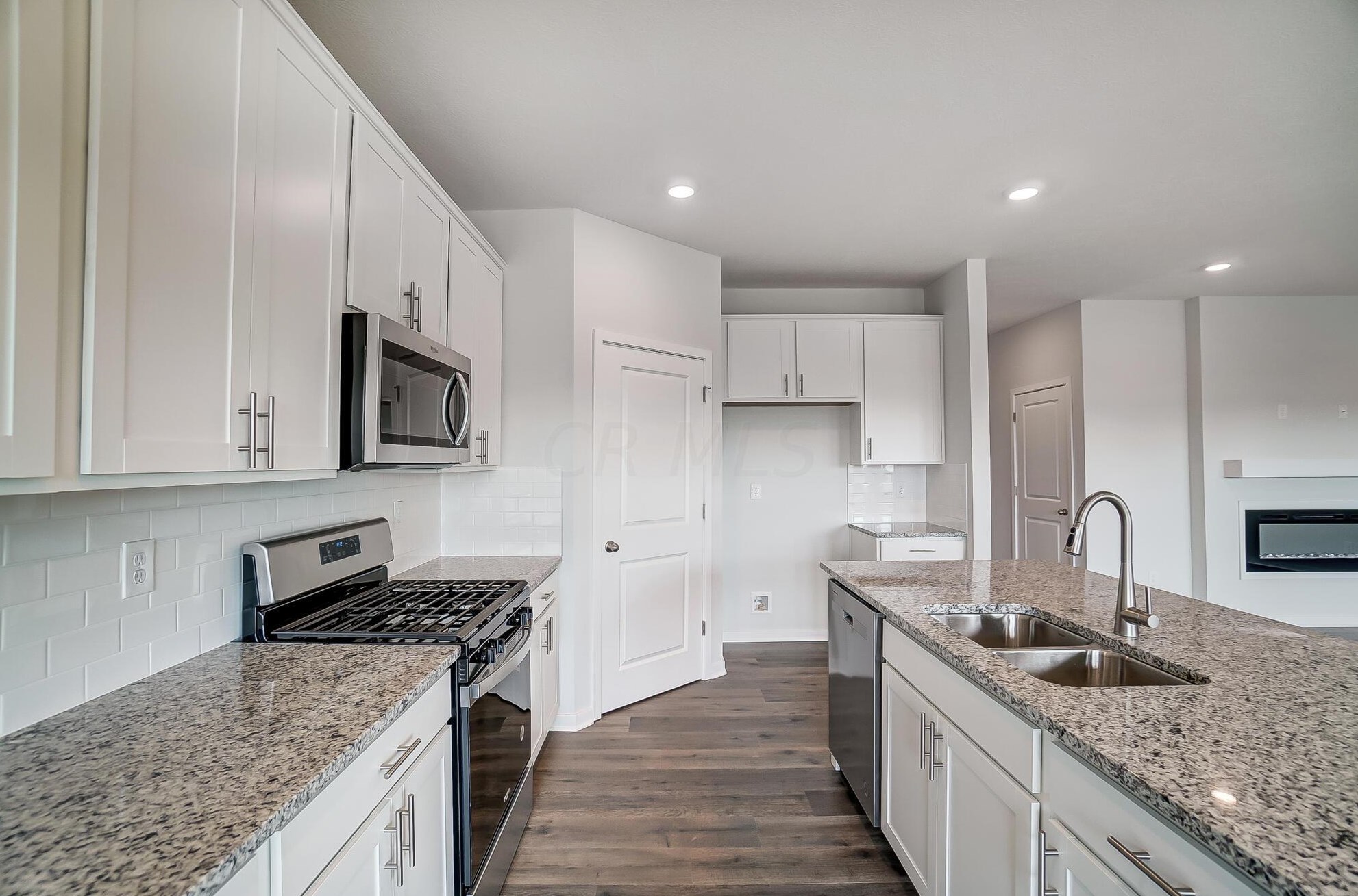 1540 Alton Darby Creek Rd, Columbus OH 43228-9708 exterior