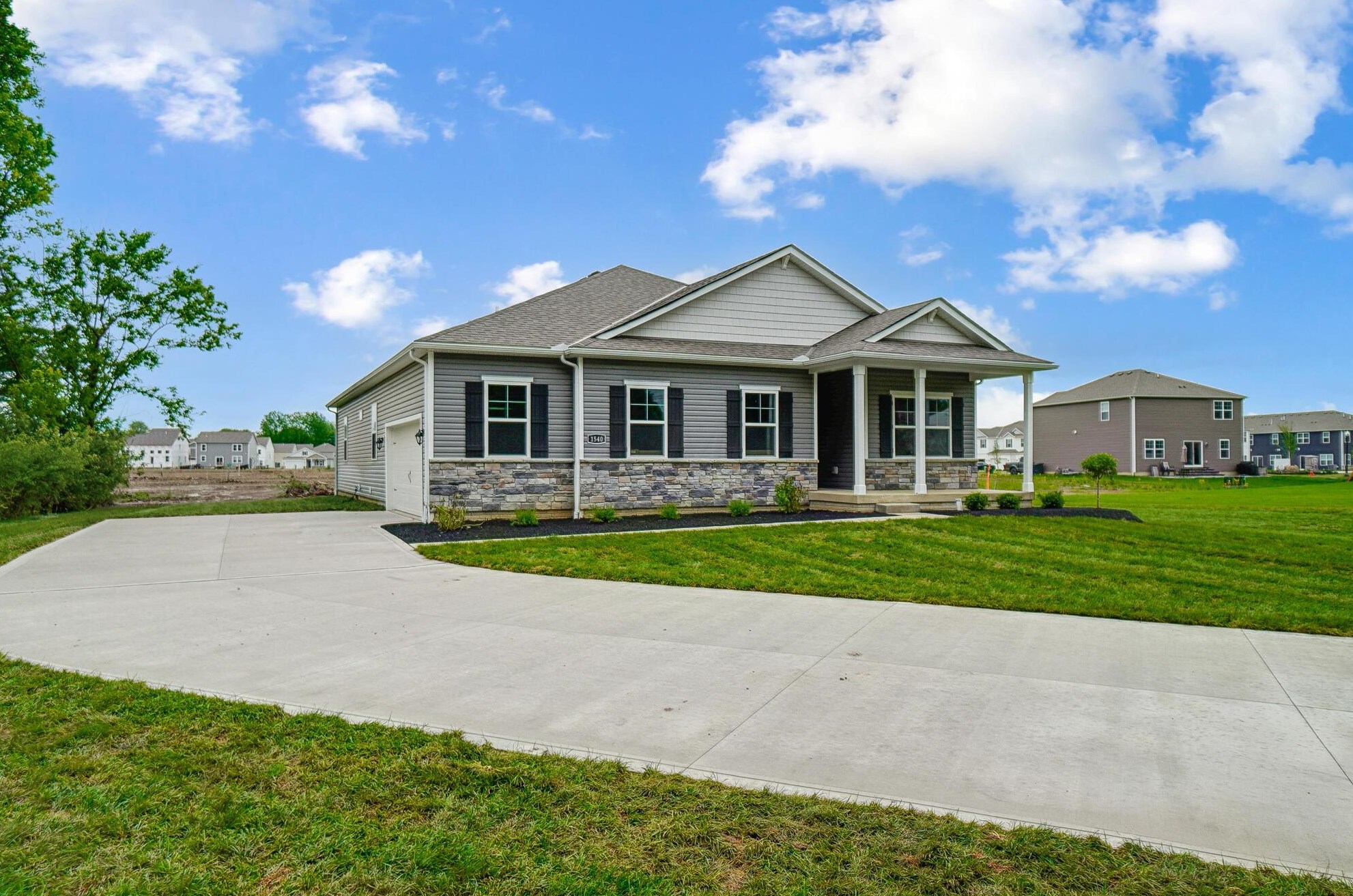 1540 Alton Darby Creek Rd, Columbus OH 43228-9708 exterior