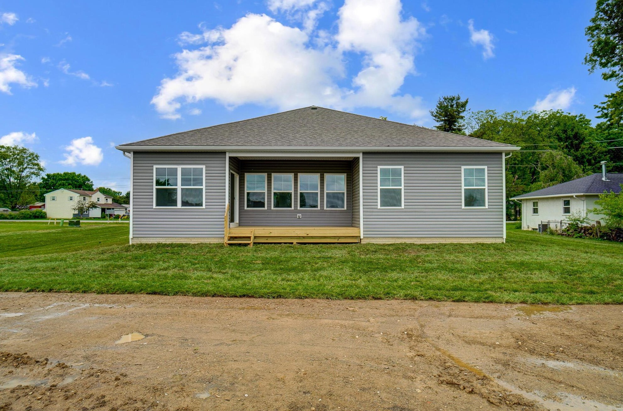 1540 Alton Darby Creek Rd, Columbus OH 43228-9708 exterior