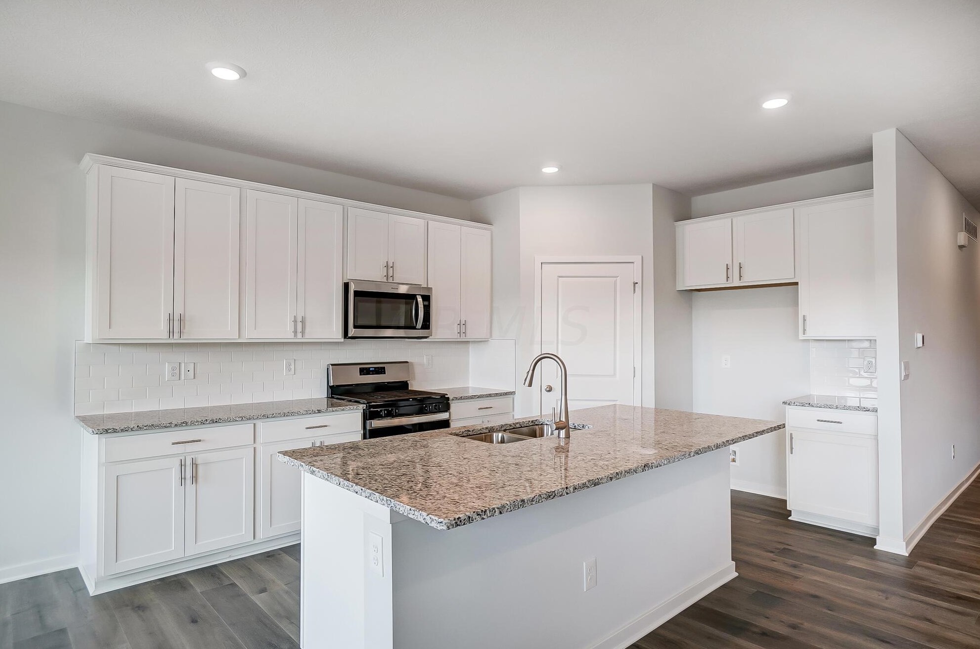 1540 Alton Darby Creek Rd, Columbus OH 43228-9708 exterior