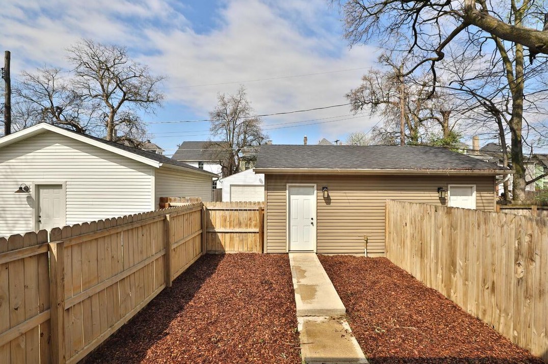 169 Miami Ave, Columbus OH 43203-1867 exterior