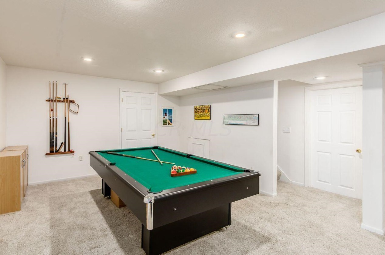 548 Kingfisher Dr, Westerville OH  43082-1064 exterior