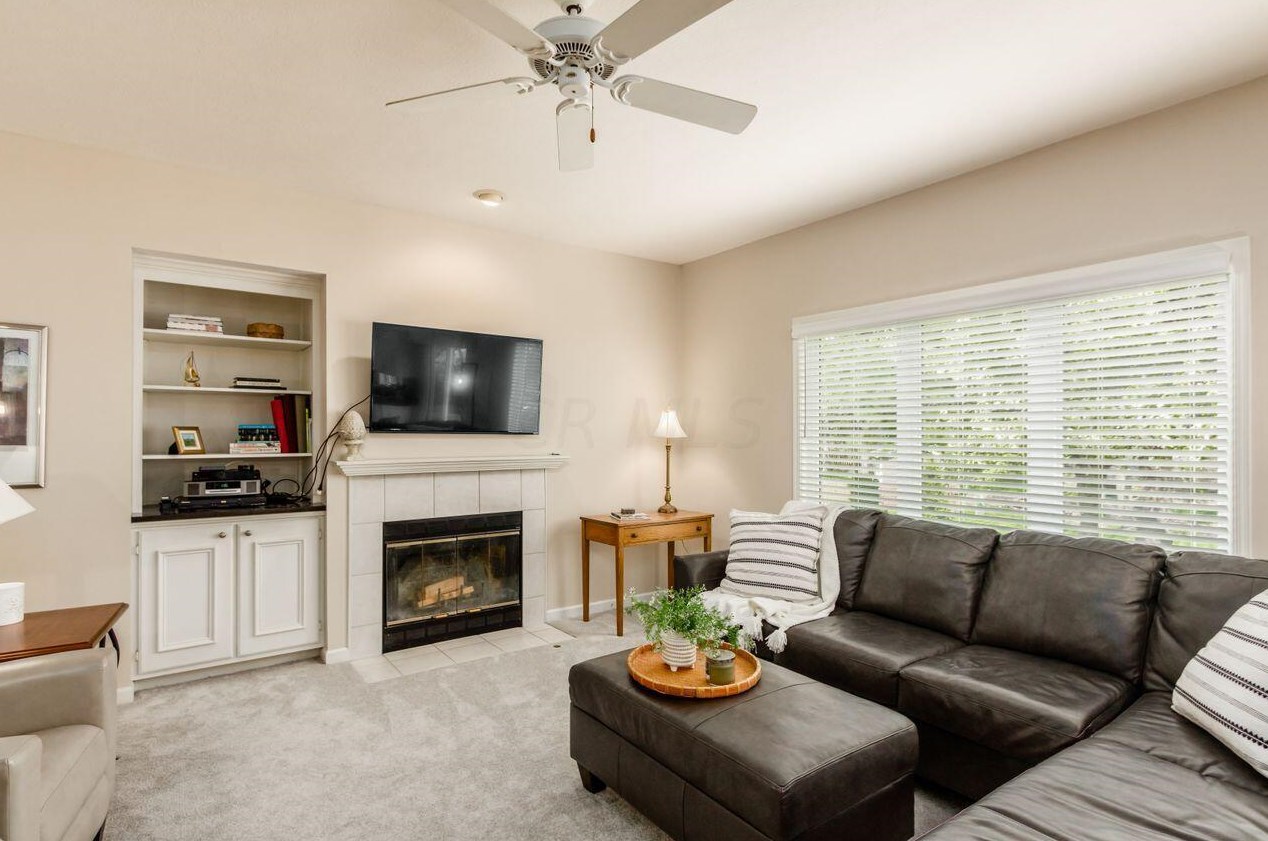 548 Kingfisher Dr, Westerville OH  43082-1064 exterior