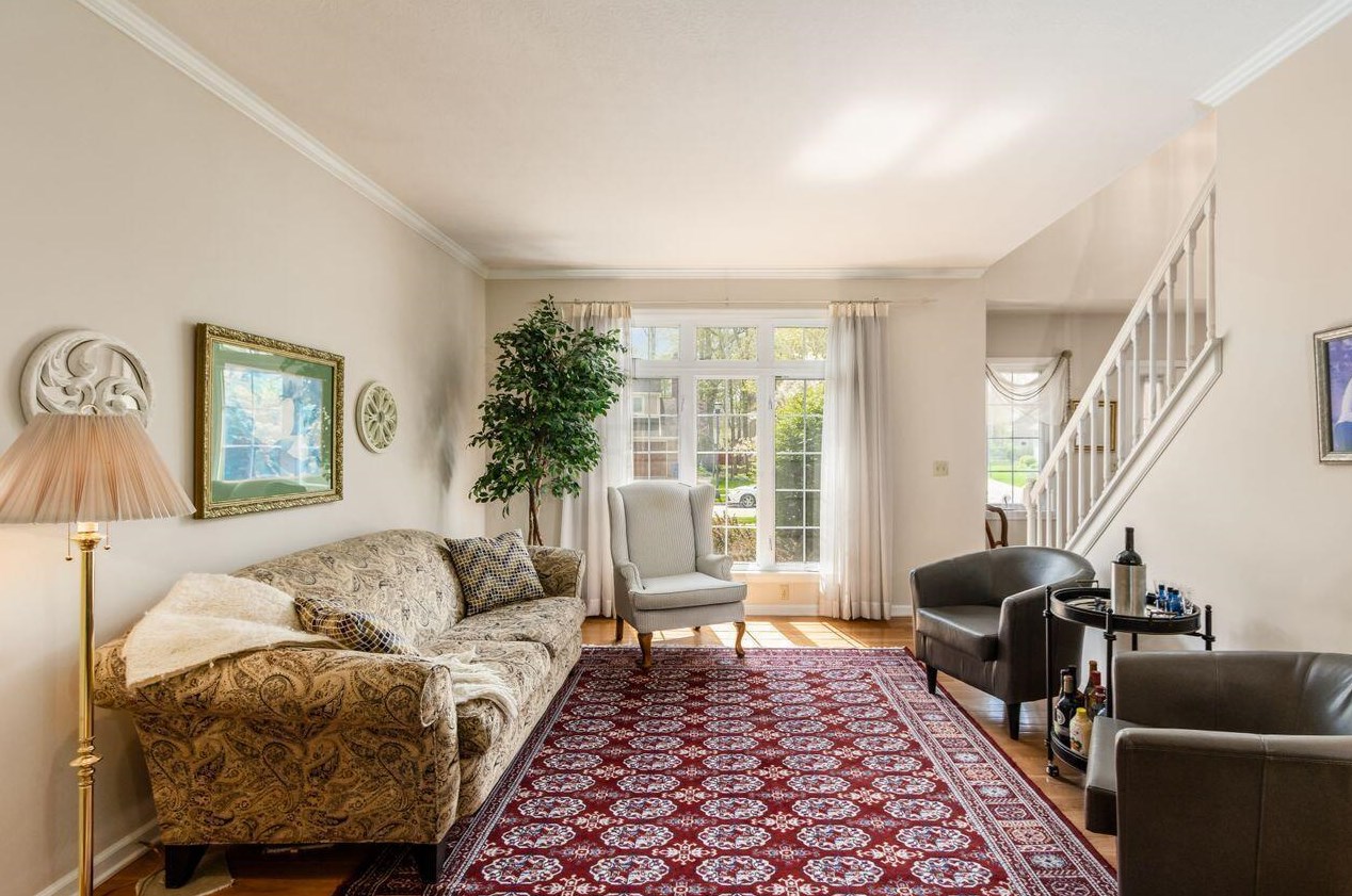 548 Kingfisher Dr, Westerville OH  43082-1064 exterior