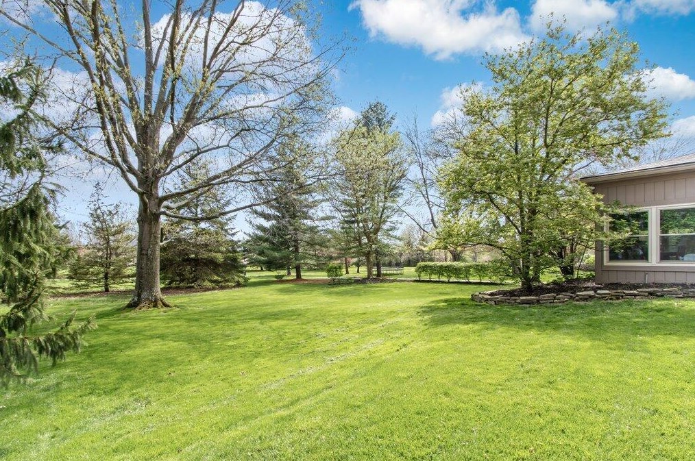 5349 Aryshire Dr, Dublin OH  43017-9424 exterior