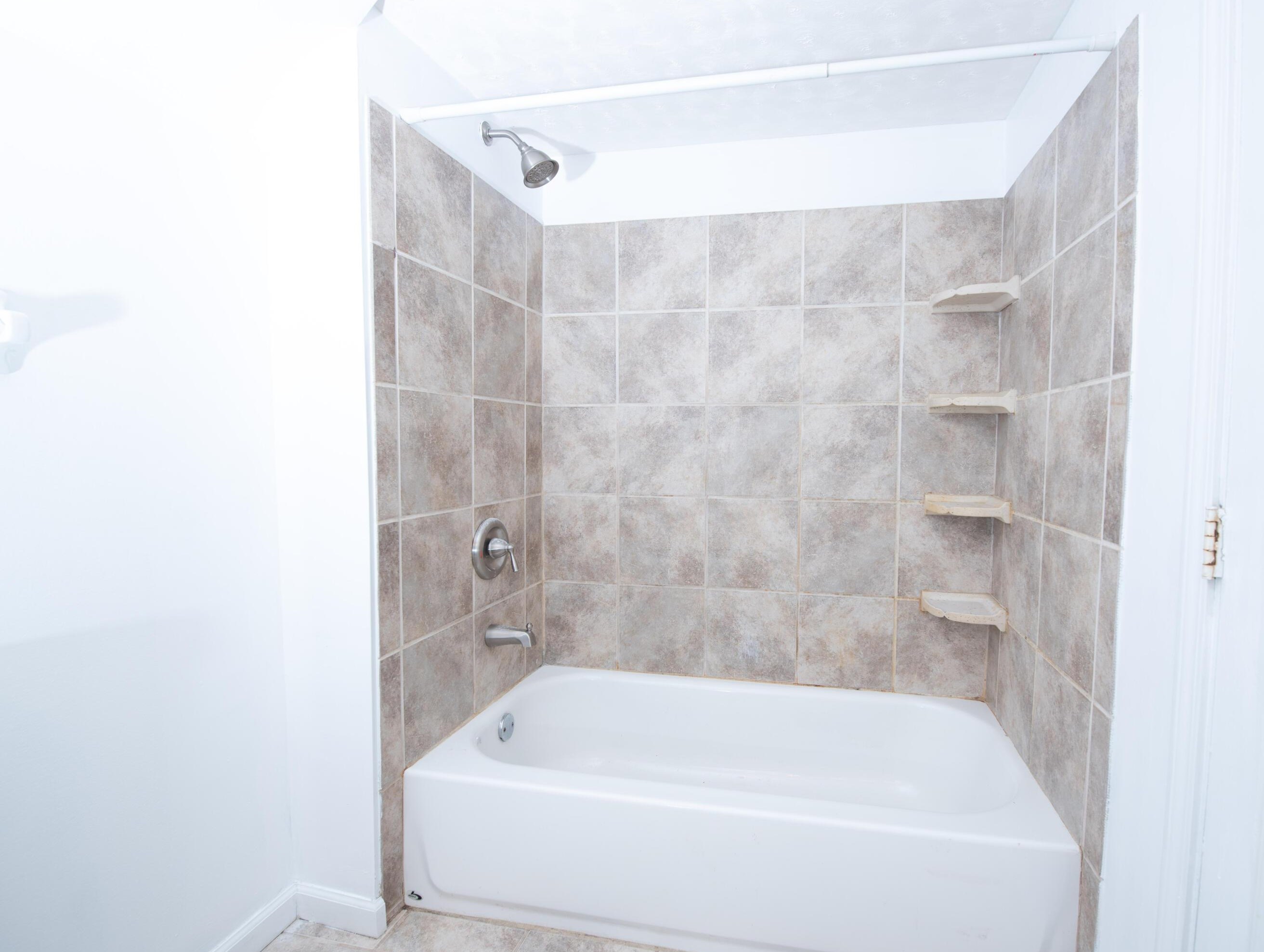 3062 Frobisher Ave, Dublin OH  43017-1617 exterior