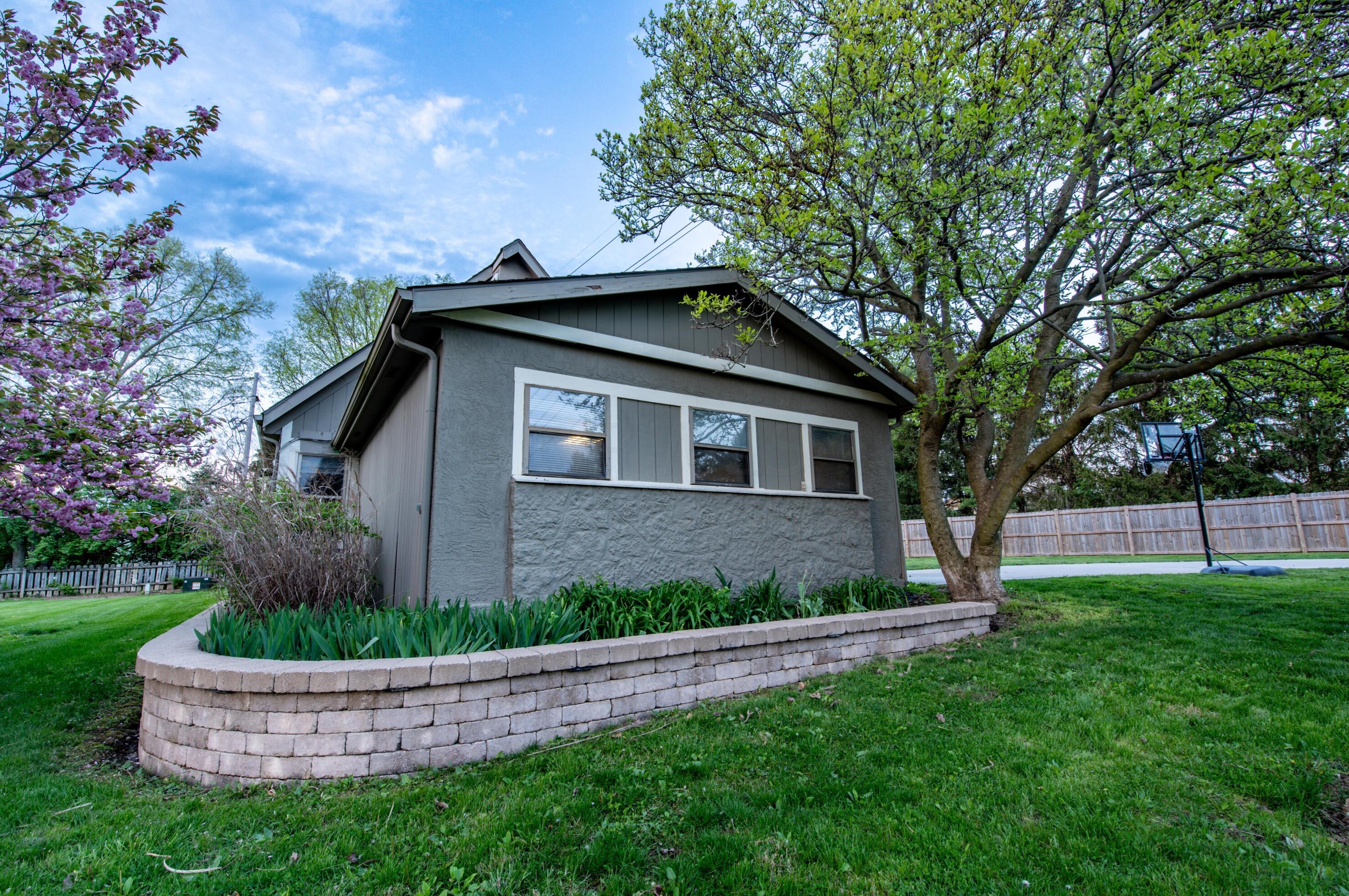 3062 Frobisher Ave, Dublin OH  43017-1617 exterior