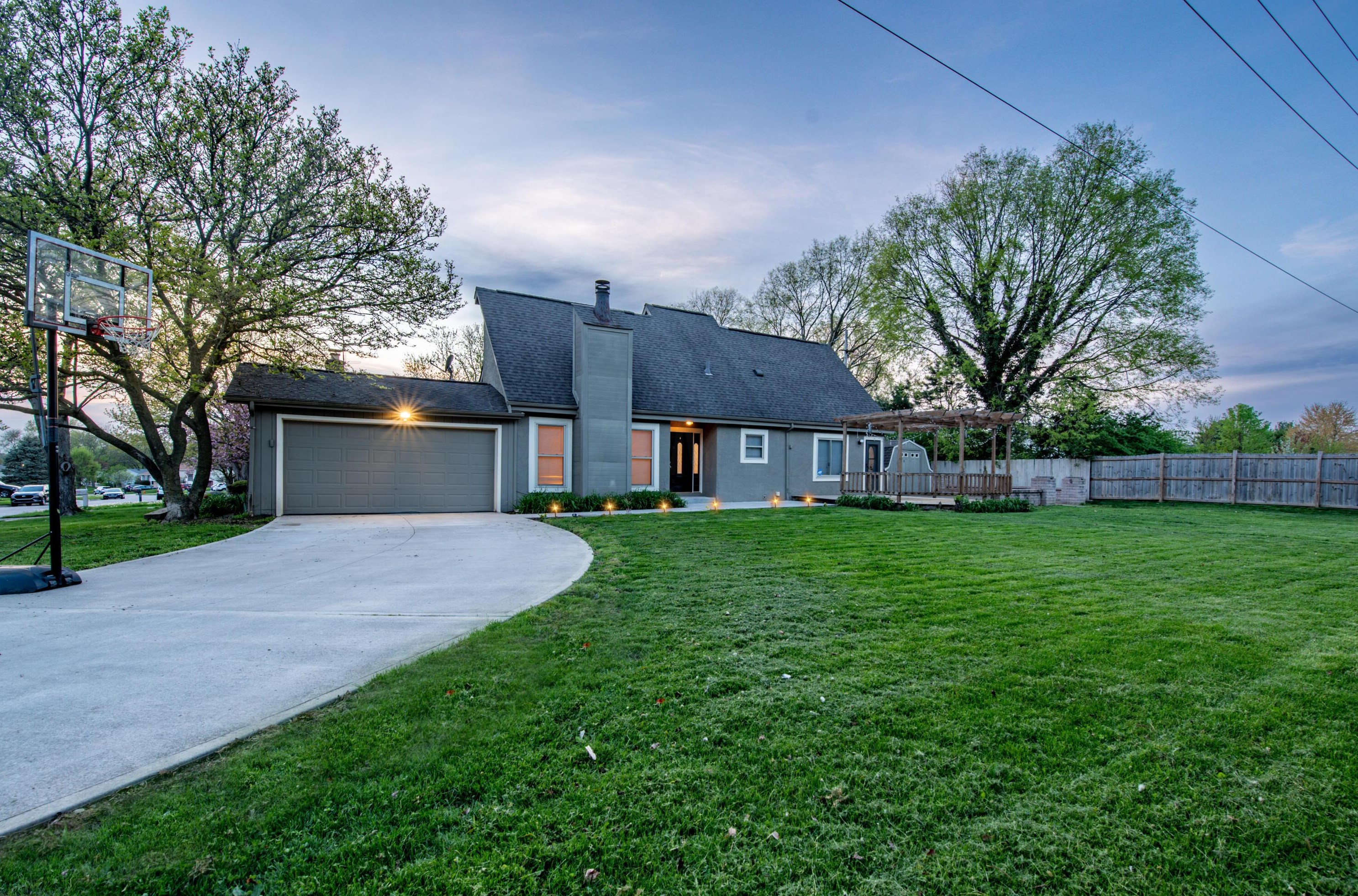 3062 Frobisher Ave, Dublin OH  43017-1617 exterior