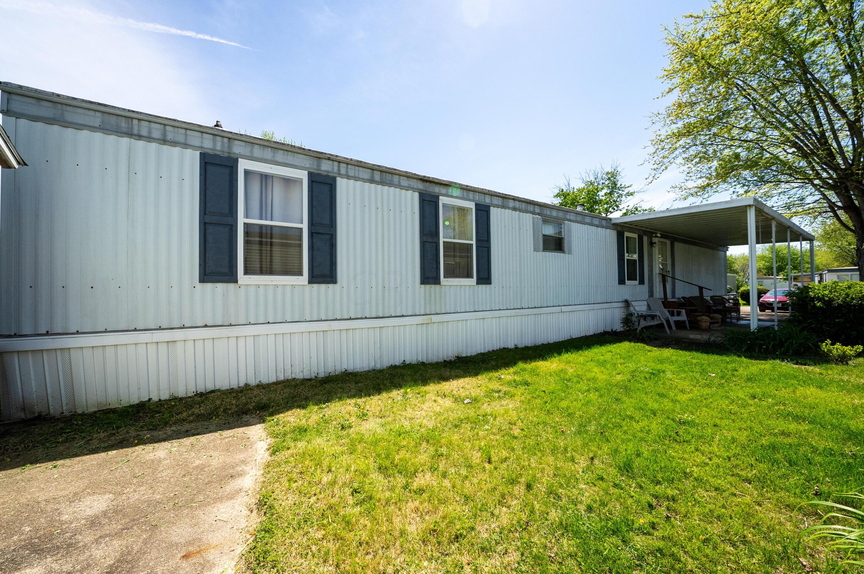 101 Woodfield Pl, Ashville OH  43103-2000 exterior