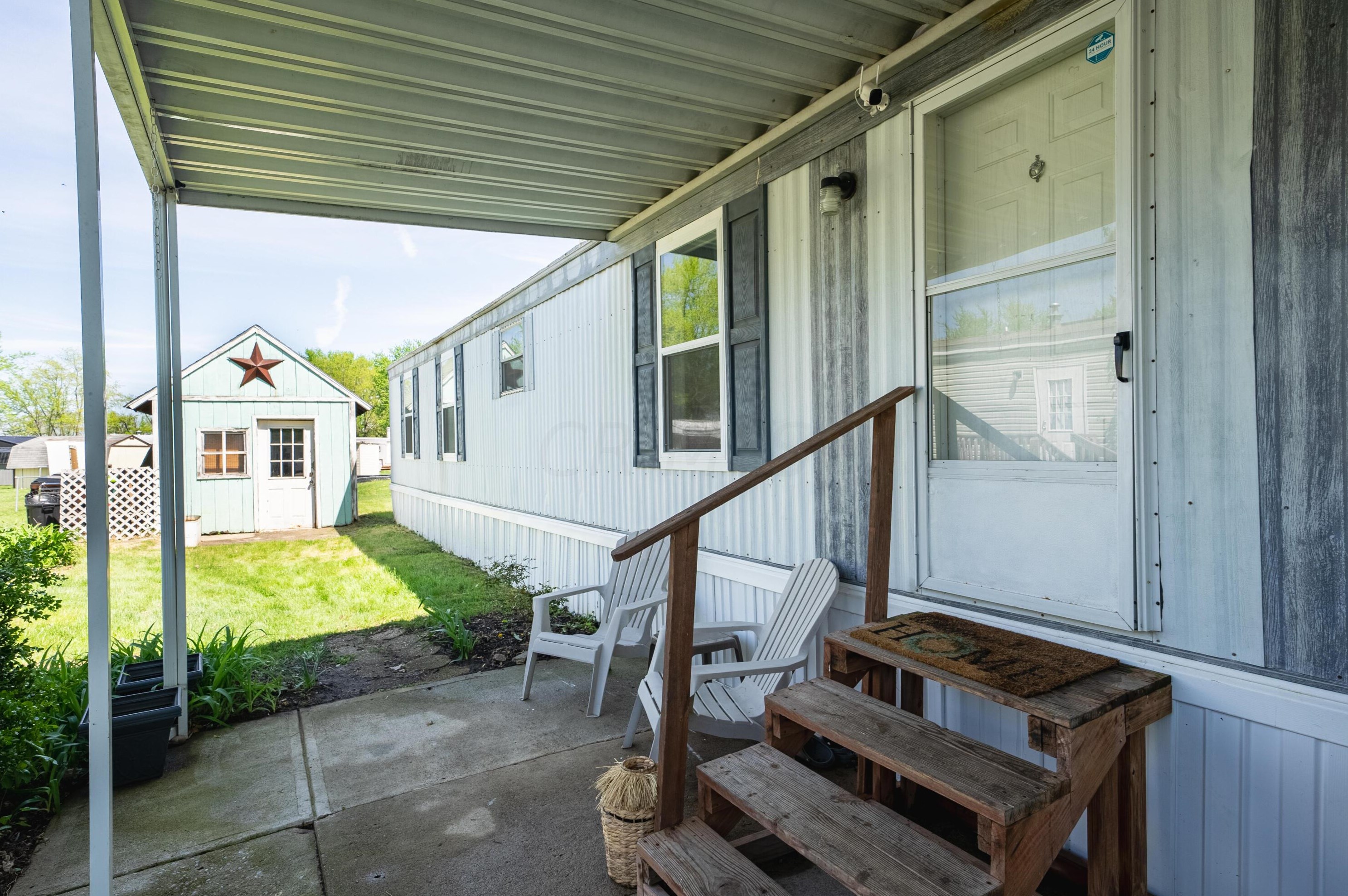 101 Woodfield Pl, Ashville OH  43103-2000 exterior