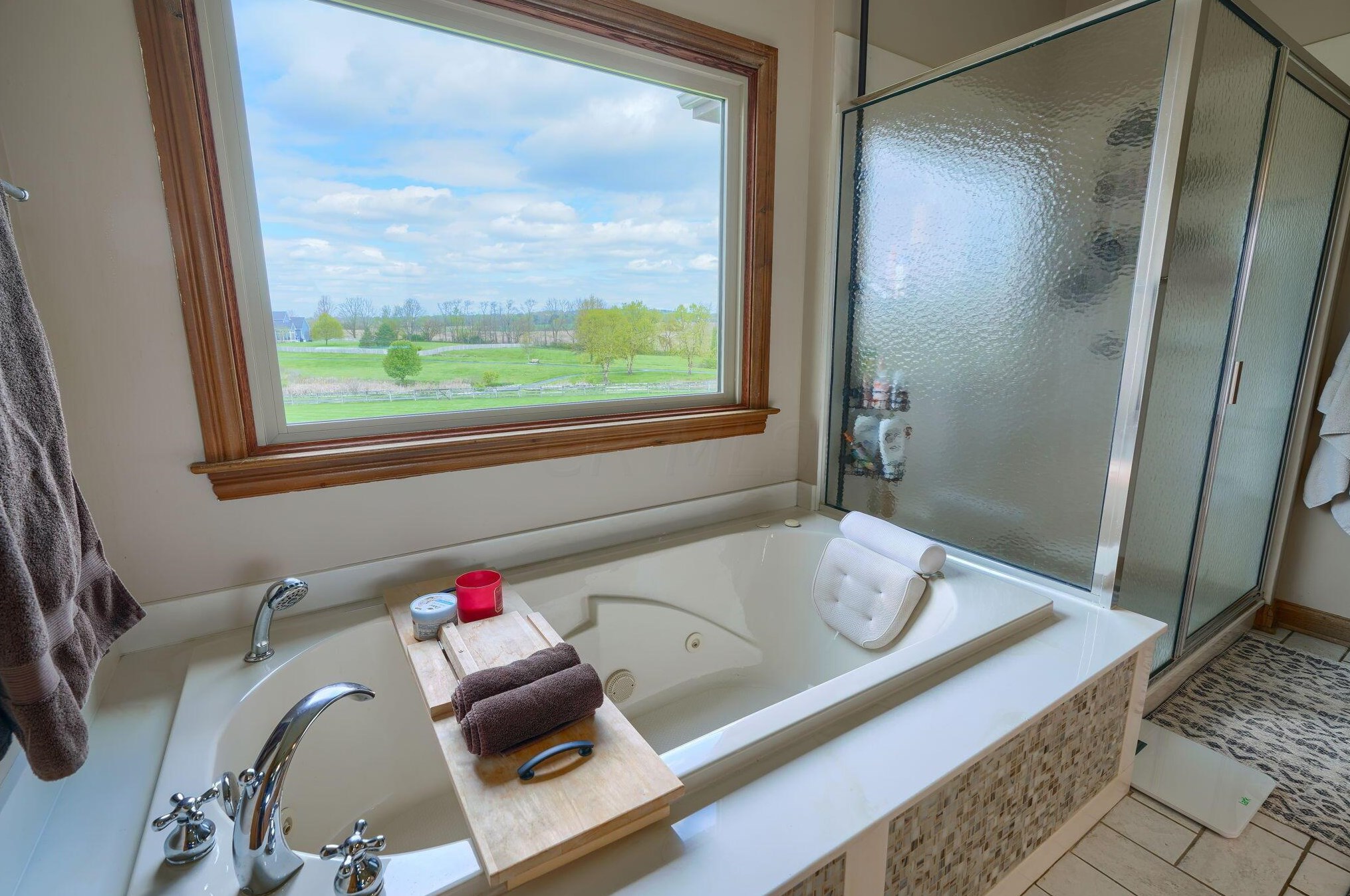 1887 Glenhurst Dr, Lancaster OH 43130-7951 exterior