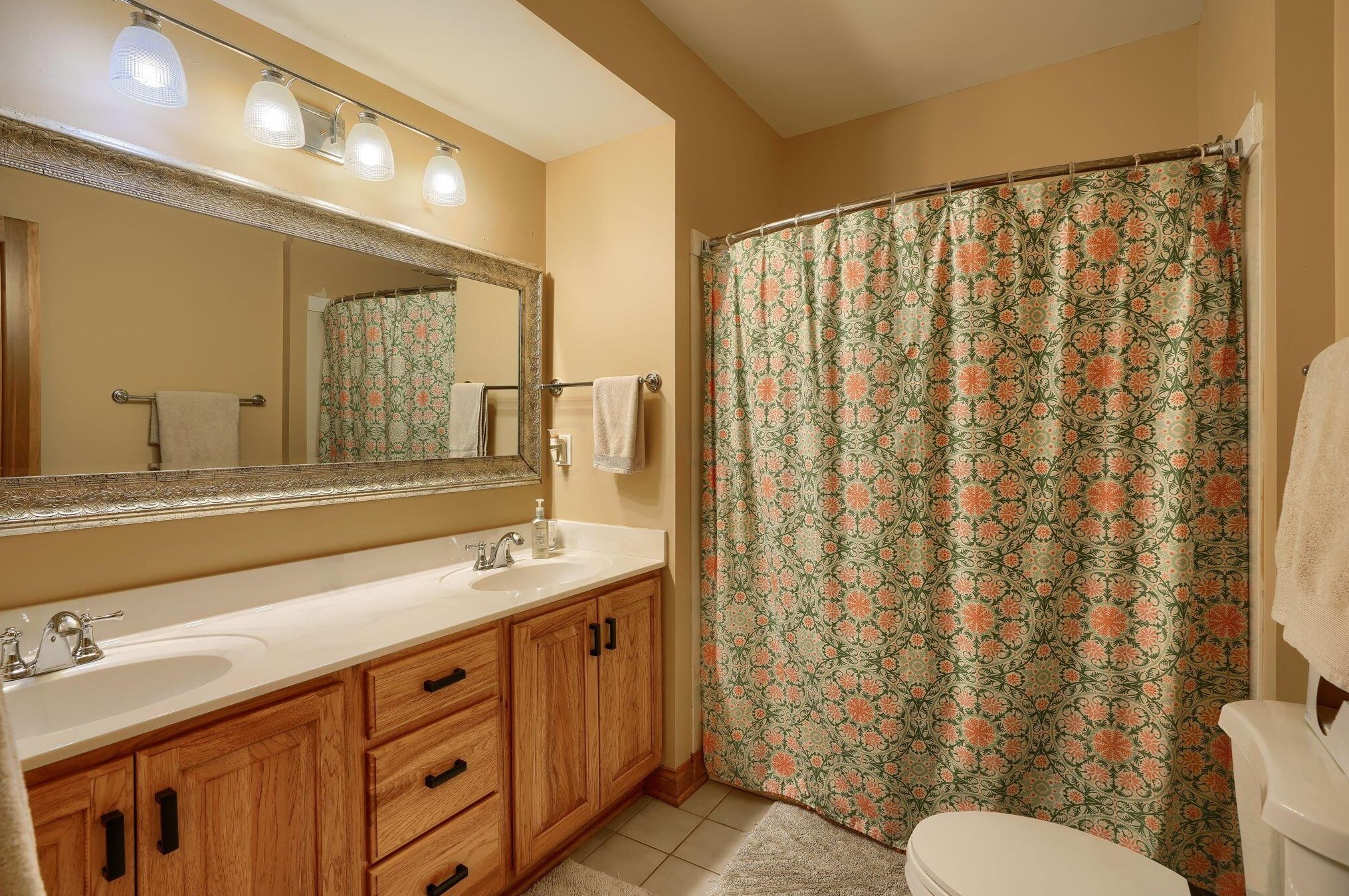 1887 Glenhurst Dr, Lancaster OH 43130-7951 exterior