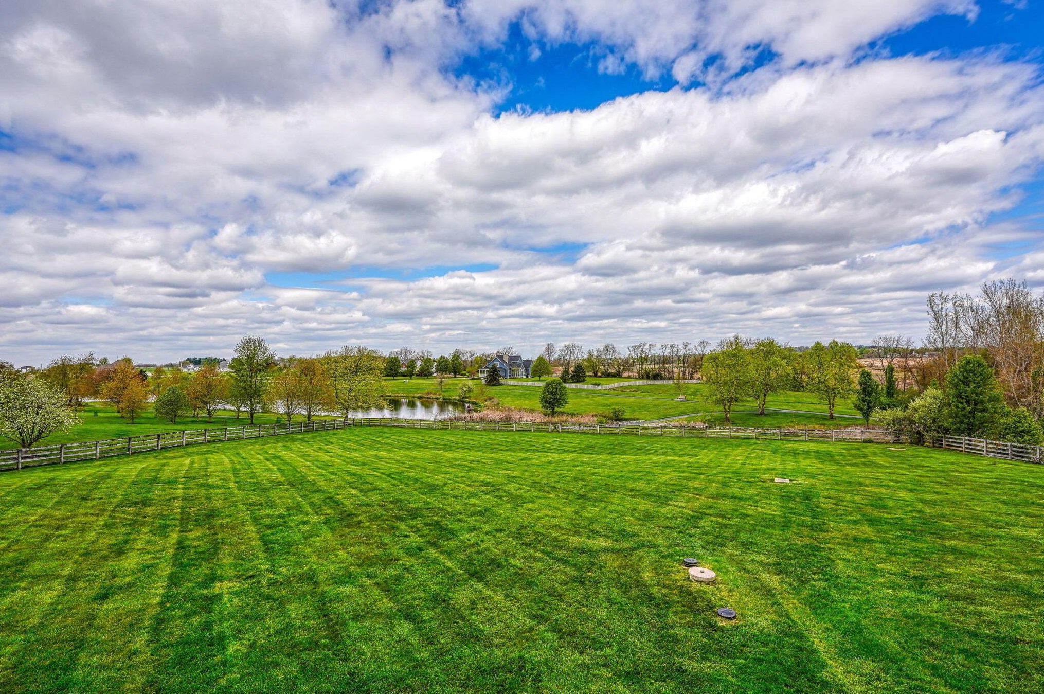 1887 Glenhurst Dr, Lancaster OH 43130-7951 exterior