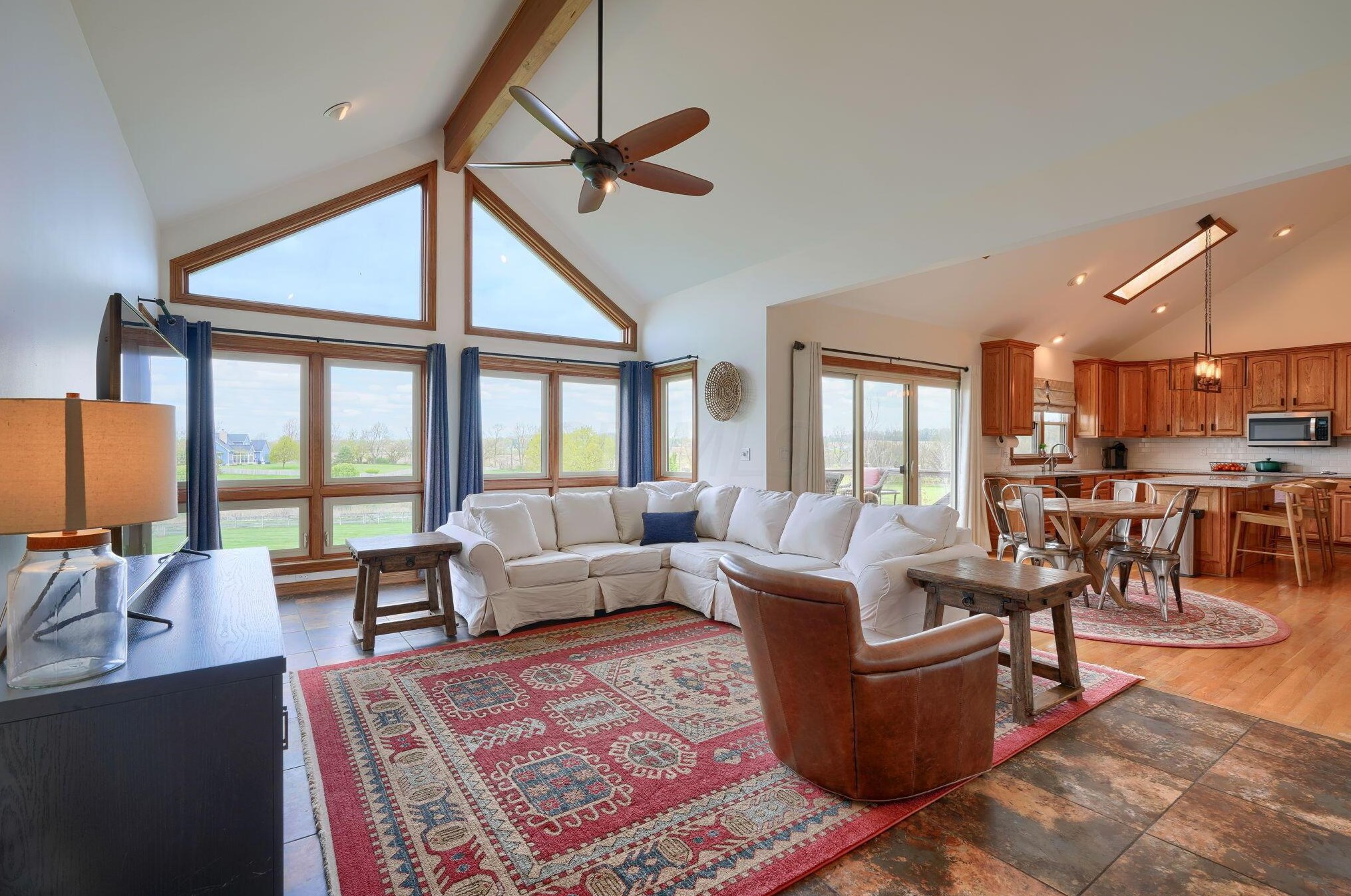 1887 Glenhurst Dr, Lancaster OH 43130-7951 exterior