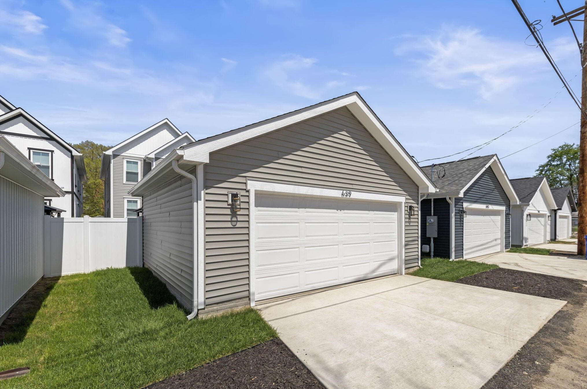 639 Kossuth St, Columbus OH 43206-2214 exterior