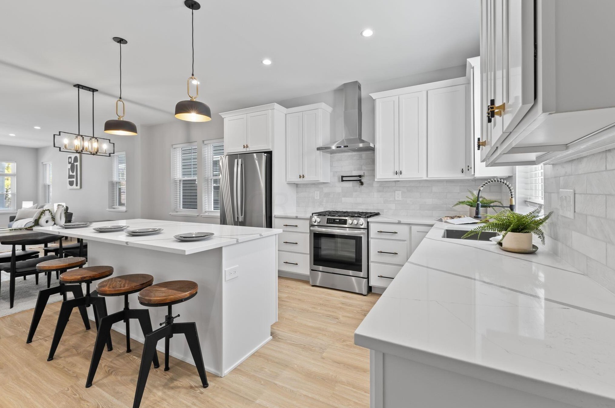 639 Kossuth St, Columbus OH 43206-2214 exterior