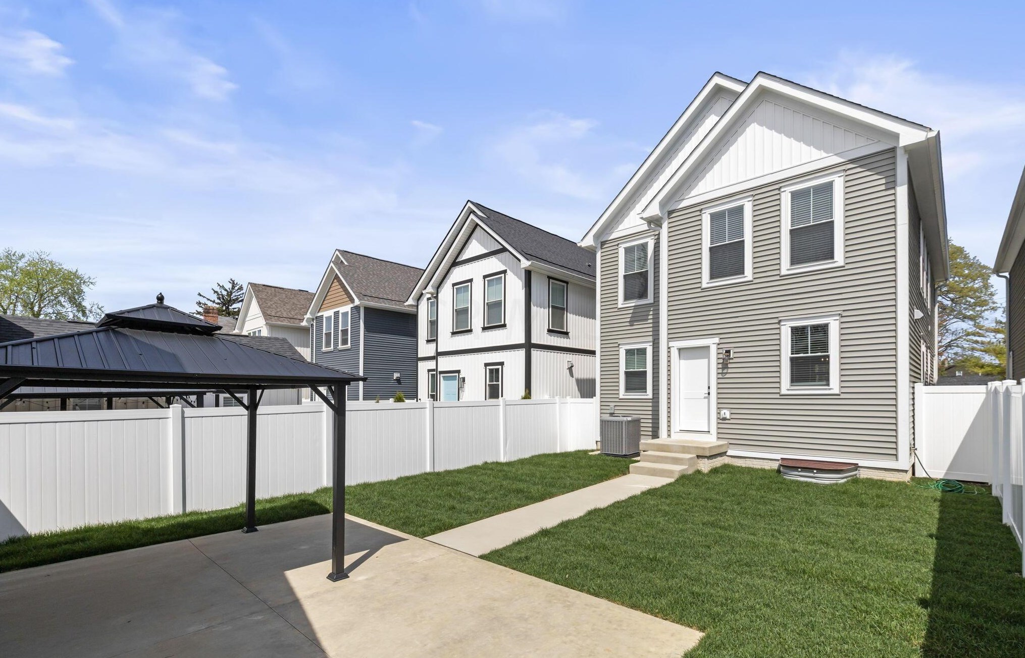 639 Kossuth St, Columbus OH 43206-2214 exterior