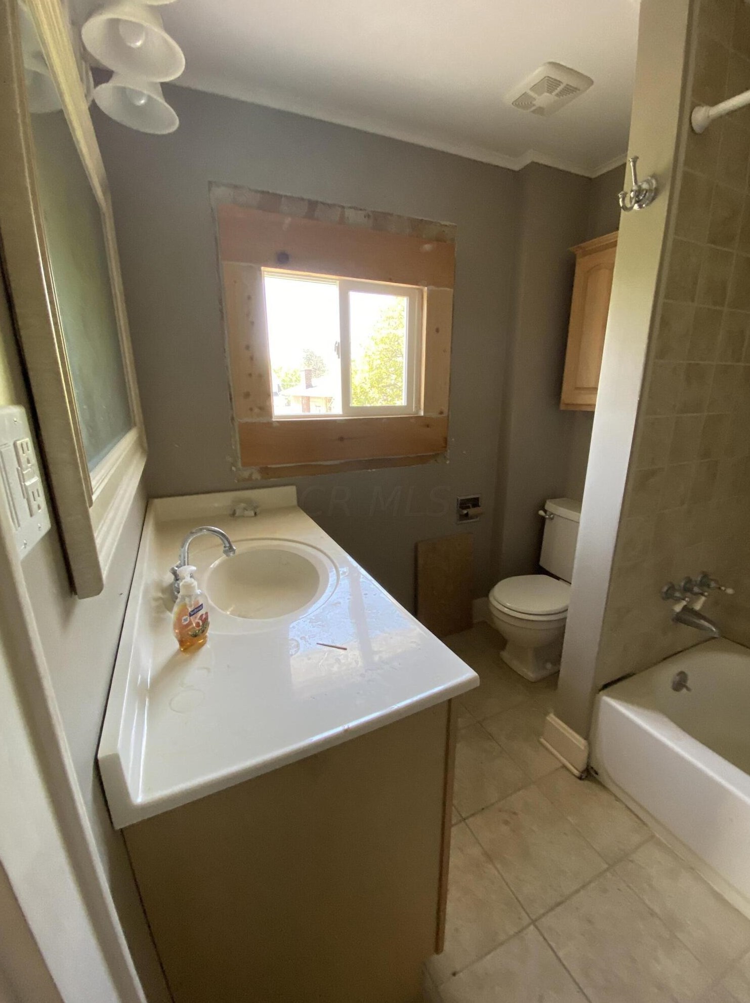 689 Eureka Ave, Columbus OH  43204-2915 exterior