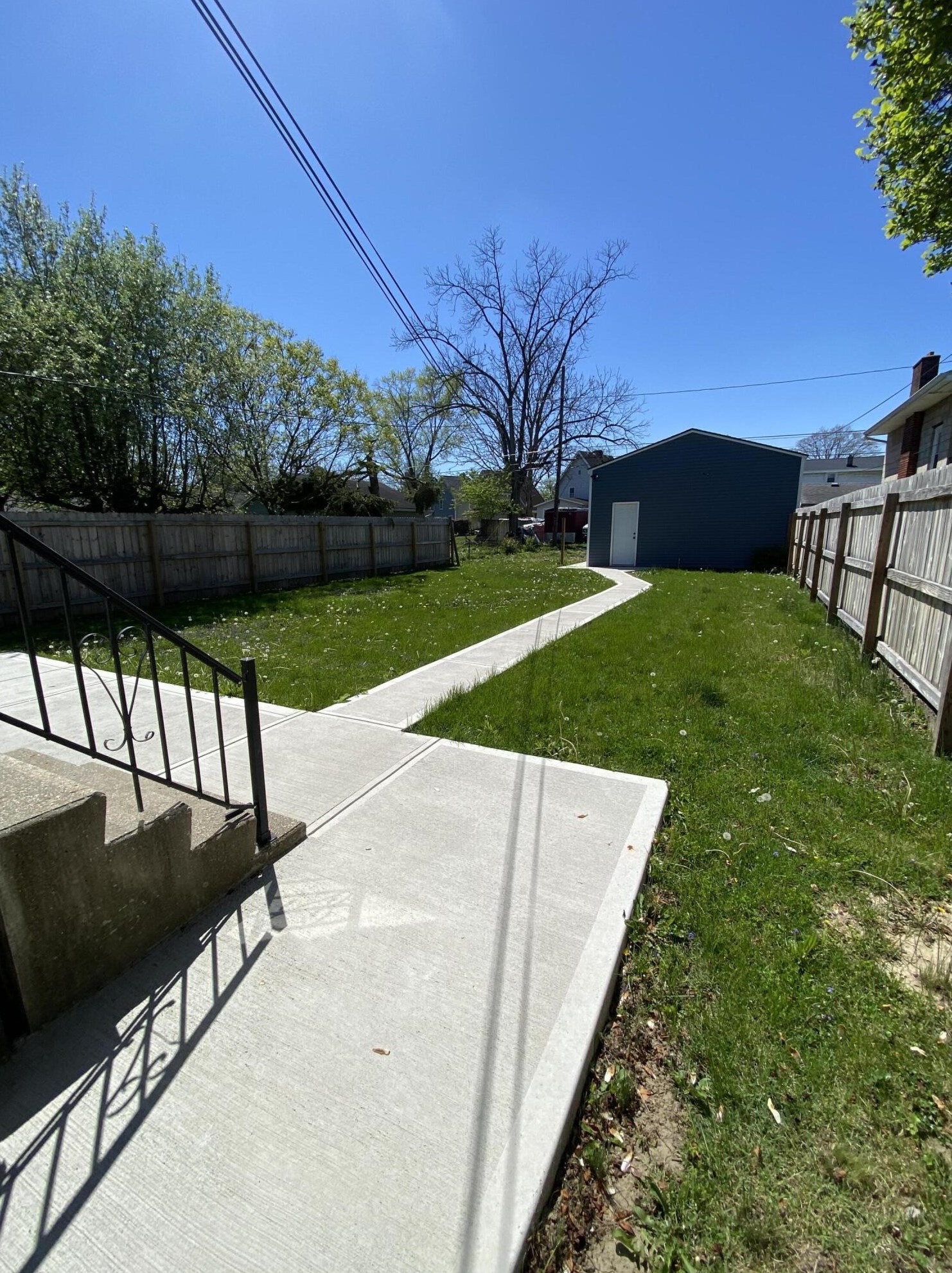 689 Eureka Ave, Columbus OH  43204-2915 exterior