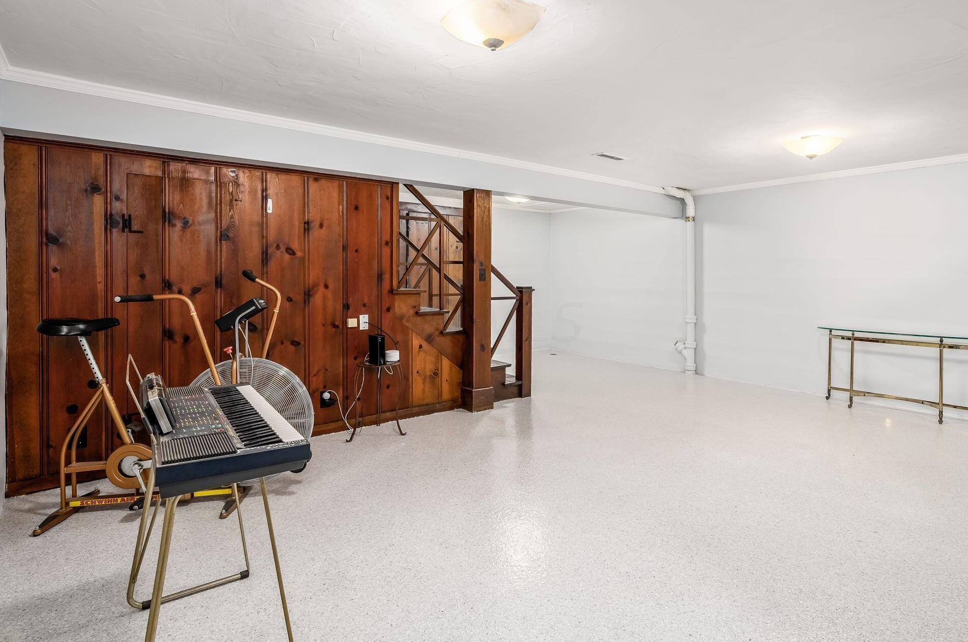 2699 Bexley Park Rd, Columbus OH 43209-2236 exterior